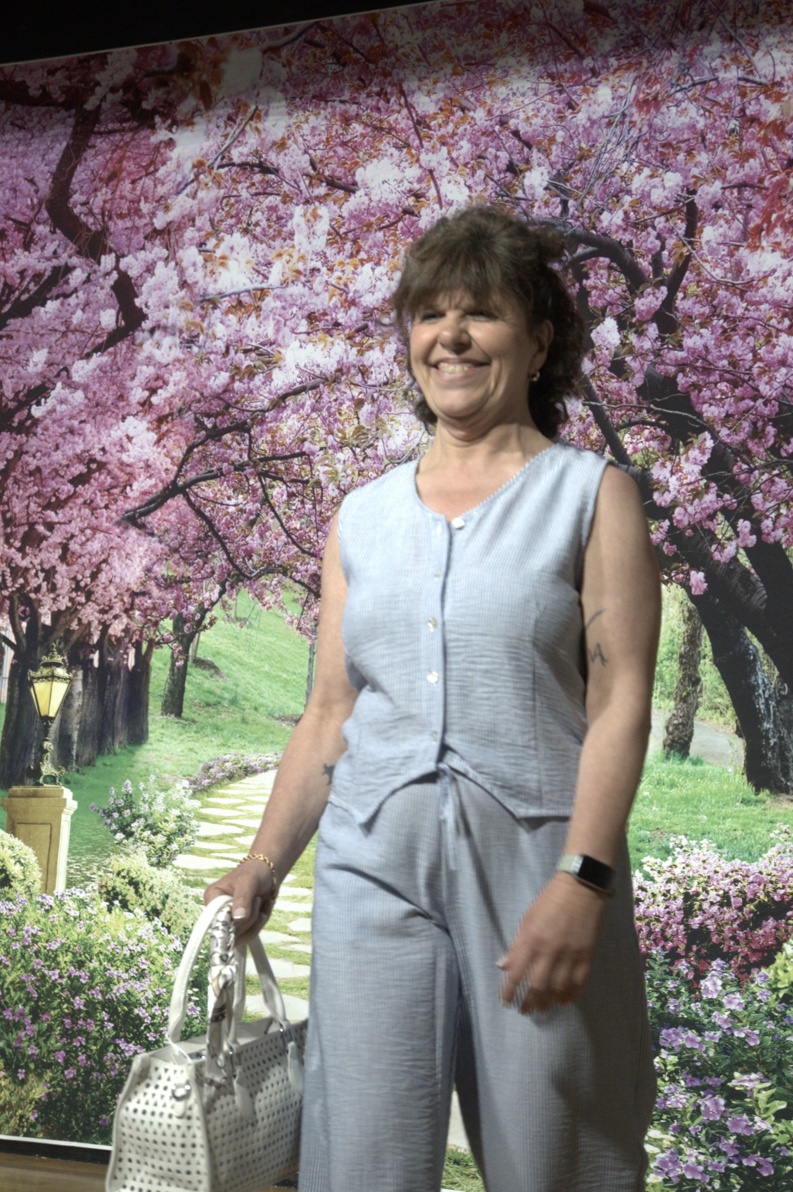 Can Palet va viure aquest dissabte passat al centre cívic Alcalde Morera la seva tercera Desfilada de Models, amb dones de totes les edats, dels deu als vuitanta anys, portant roba de les botigues del barri. Van ser una quinzena, amb tres passis i conjunts diferents cada vegada, i entre les quals hi havia fins i tot la regidora del Districte 3, Montserrat Alba. En aquesta ocasió, es tractava de la moda primavera-estiu. Com a mestra de cerimònies, oficiava la vicepresidenta de Comerç Can Palet, Olivia Ferre, i la roba provenia de Merceria Nati i Desitjos Lisis. Per a la preparació, es disposava de l'equip de la maquilladora Pilar Mirelles i Kassandra Perruquers i els maniquins de Bazar La Isla. Entre passi i passi, va actuar el grup de cançó popular de l'Associació Raíces de Andalucía | Eva Cañas/Pilar Miralles