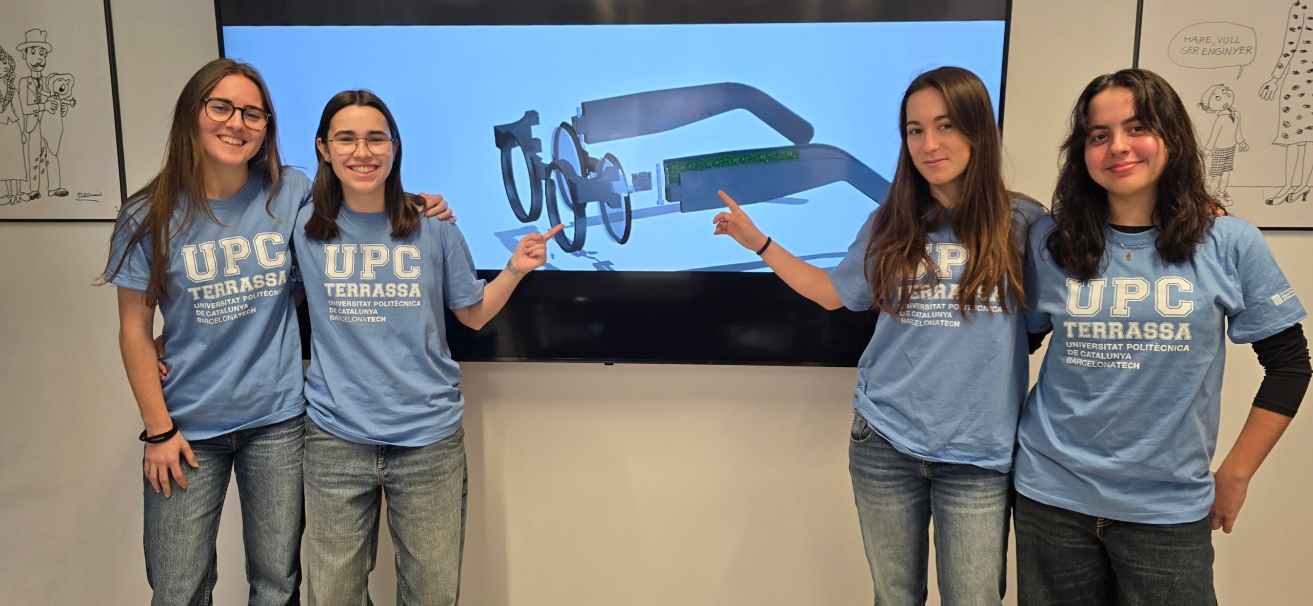 D'esquerra a dreta, Carla Collado, Irina Sánchez, Laura Valverde i Joanna Sánchez, estudiants del grau de Disseny Industrial i Desenvolupament del Producte a l'ESEIAAT de la UPC | UPC