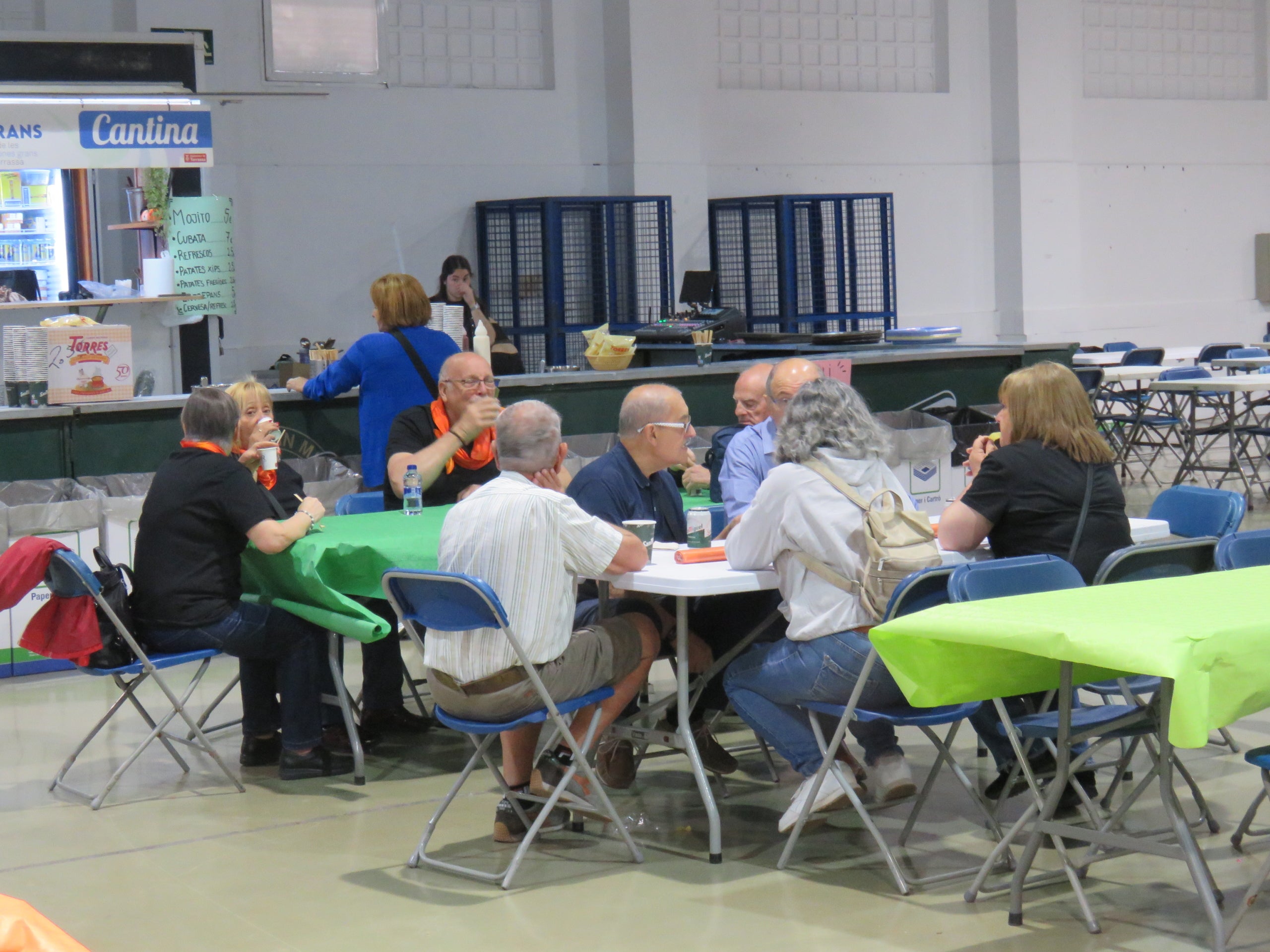 Aquest cap de setmana, 25 i 26 d'abril, el Recinte Firal de Terrassa acull la Fira Som Gran, una jornada organitzada per la Federació d'Associacions i Centres de Gent Gran de Terrassa i que vol esdevenir un espai de trobada, convivència i reconeixement per a les persones grans de la ciutat. Durant aquests dos dies, es pot gaudir d'una gran programació d'activitats; entre exposicions, balls, jocs de taula, gastronomia i exhibicions | Oriol Manrique