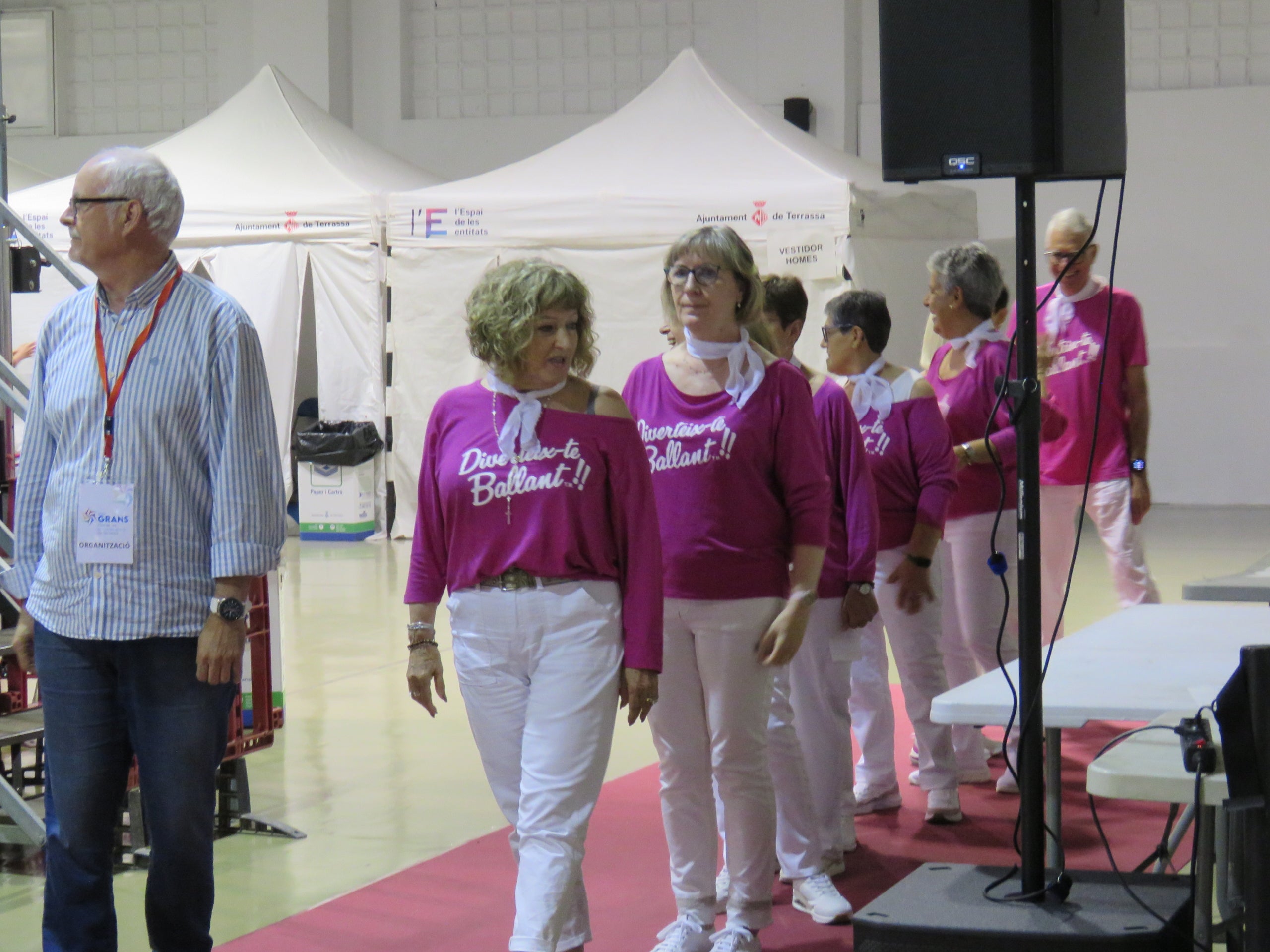 Aquest cap de setmana, 25 i 26 d'abril, el Recinte Firal de Terrassa acull la Fira Som Gran, una jornada organitzada per la Federació d'Associacions i Centres de Gent Gran de Terrassa i que vol esdevenir un espai de trobada, convivència i reconeixement per a les persones grans de la ciutat. Durant aquests dos dies, es pot gaudir d'una gran programació d'activitats; entre exposicions, balls, jocs de taula, gastronomia i exhibicions | Oriol Manrique