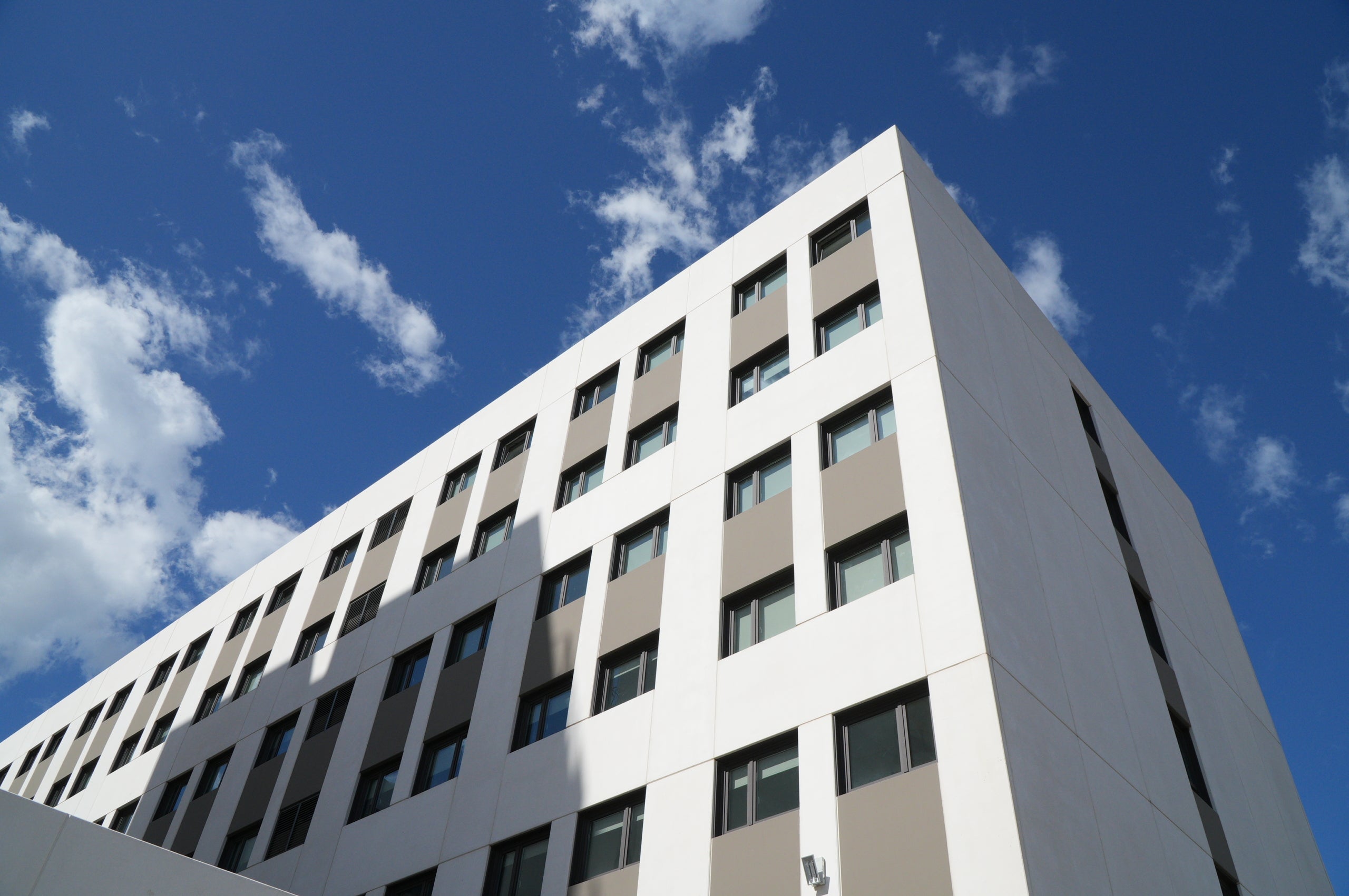 Pisos d'obra nova, a la zona de l'antiga fàbrica AEG de Terrassa | Jan Romero