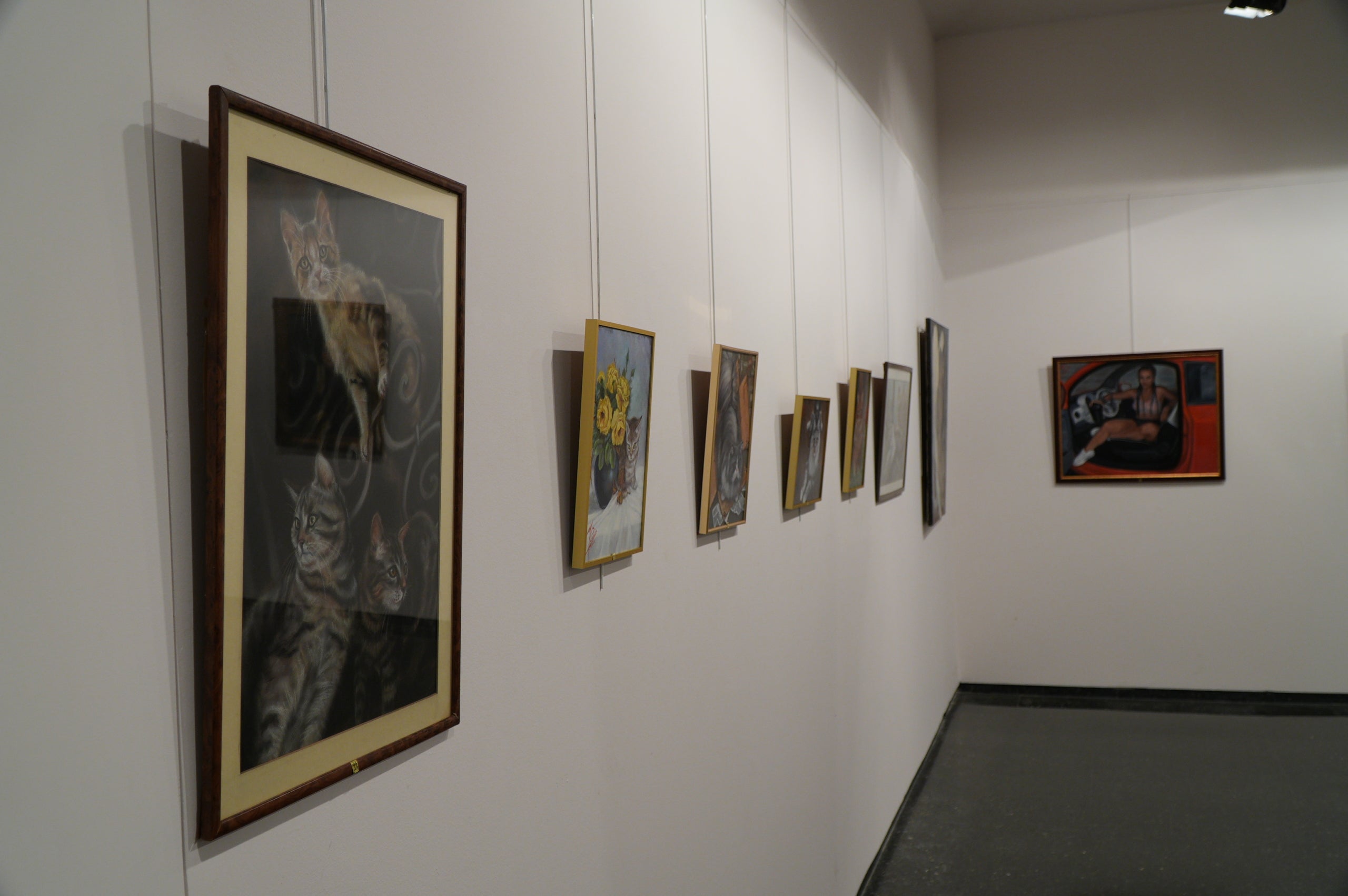 La Sala Salvador Alavedra acull fins al 6 de maig, una “Retrospectiva” de Mercè Cercós, pintora afiançada a Terrassa, que destaca per l’ús de tècniques tradicionals, com l’oli, el pastel i l’aquarel·la. En aquesta exposició, presenta un seguit d’obres que s’emmarquen dins el figurativisme en les seves diverses temàtiques.