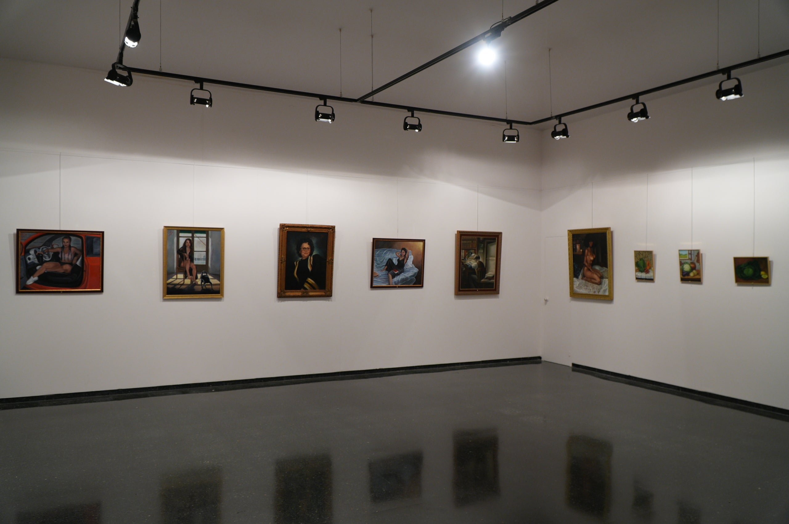 La Sala Salvador Alavedra acull fins al 6 de maig, una “Retrospectiva” de Mercè Cercós, pintora afiançada a Terrassa, que destaca per l’ús de tècniques tradicionals, com l’oli, el pastel i l’aquarel·la. En aquesta exposició, presenta un seguit d’obres que s’emmarquen dins el figurativisme en les seves diverses temàtiques.