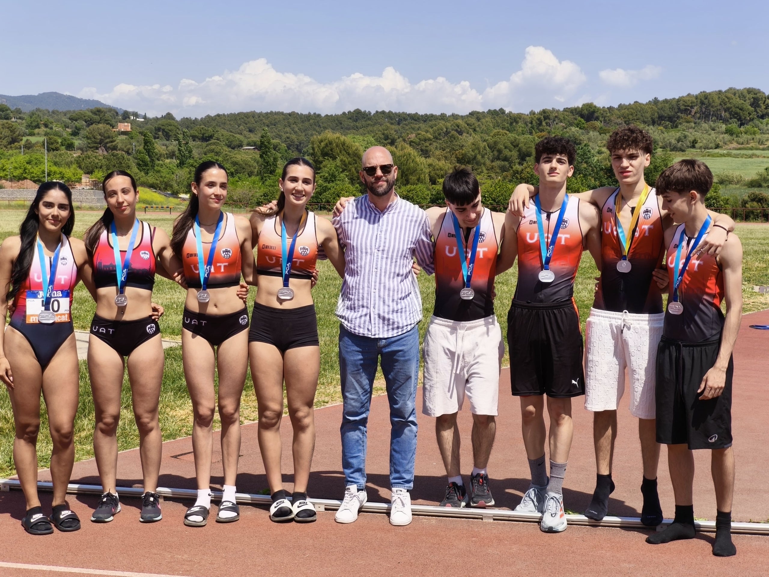 Els equips femení i masculí sub18 de la UAT s'han penjat la medalla de plata al campionat català | UAT
