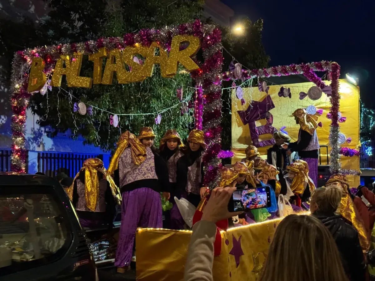 Cavalcada de Reis al barri de les Arenes, Can Montllor i la Grípia | Tot per Terrassa
