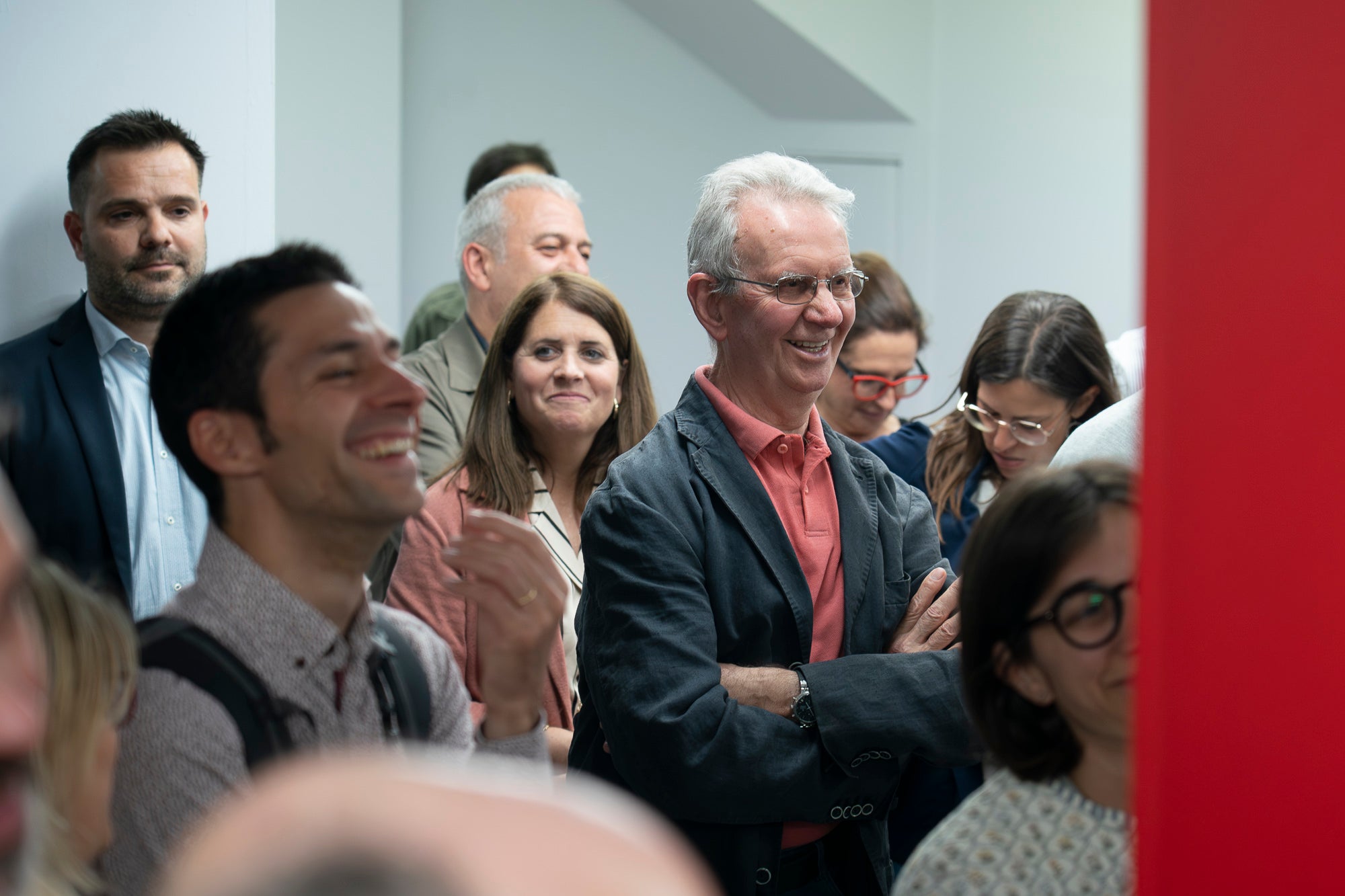 Aquest divendres, dia 8 de maig, ha tingut lloc la inauguració de la nova seu de MónTerrassa, al carrer de Faraday. La benvinguda ha anat a càrrec de l'editor d'El Grup el Món, Salvador Cot, i del director de MónTerrassa, Vicenç Batalla. I han intervingut el president del Parlament, Josep Rull, el tinent d'alcalde Xavier Cardona, i el director dels Mitjans de Comunicació, Marc Melillas. La intervenció central ha recaigut en el periodista i escriptor Vicenç Villatoro | Mireia Comas