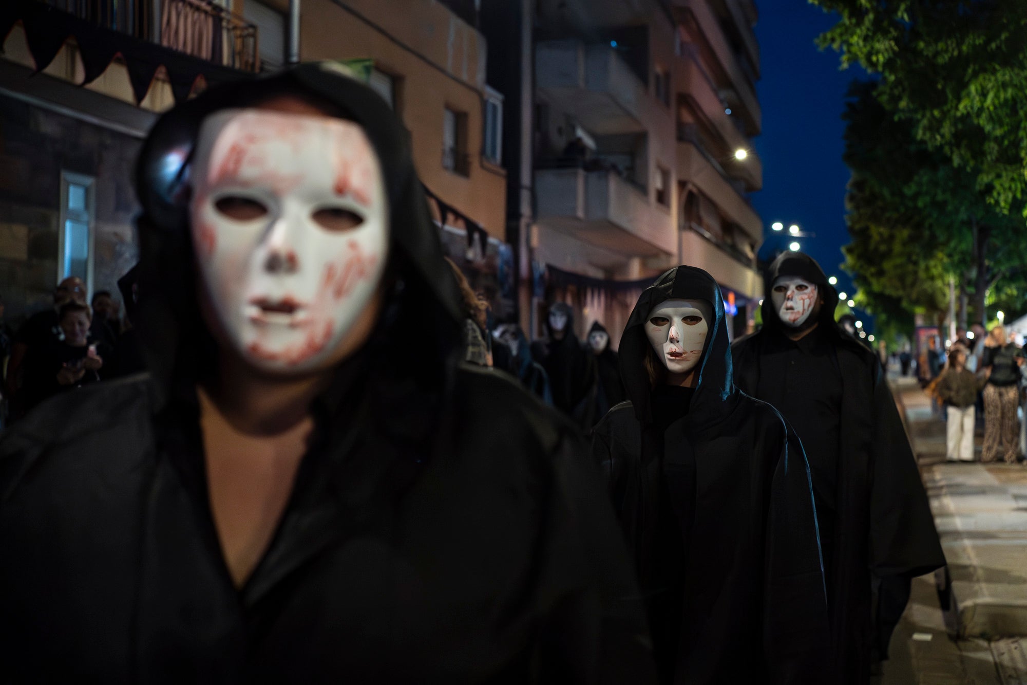 Aquest dijous a la nit ha tingut lloc l’espectacle inaugural de Walpurgis, la Fira de Bruixes. Sant Pere Nord es prepara per quatre dies plens d’activitats, on la bruixeria i l’esoterisme en són els eixos principals. 