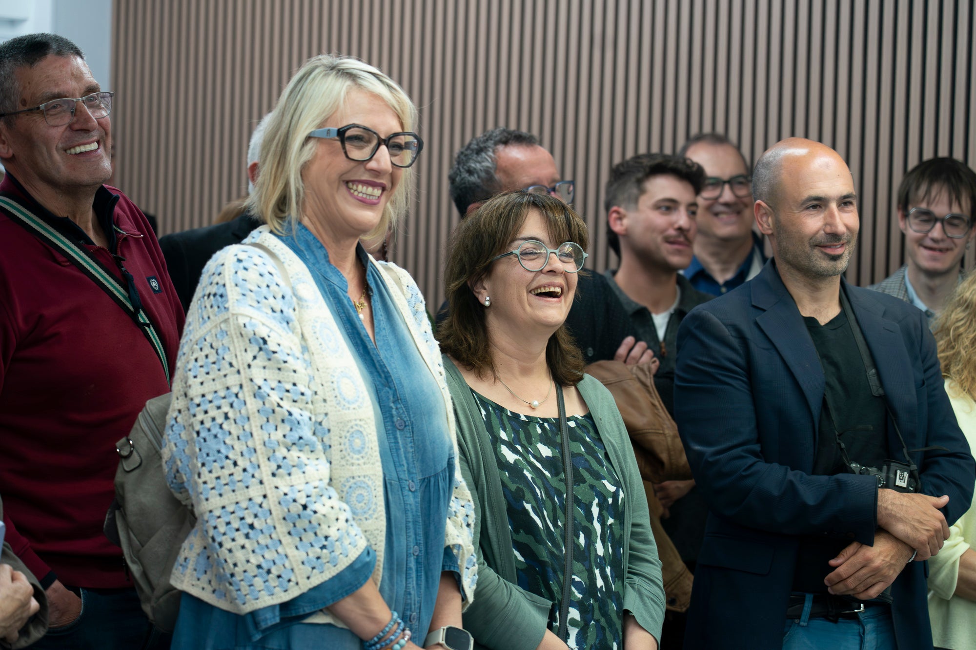 Aquest divendres, dia 8 de maig, ha tingut lloc la inauguració de la nova seu de MónTerrassa, al carrer de Faraday. La benvinguda ha anat a càrrec de l'editor d'El Grup el Món, Salvador Cot, i del director de MónTerrassa, Vicenç Batalla. I han intervingut el president del Parlament, Josep Rull, el tinent d'alcalde Xavier Cardona, i el director dels Mitjans de Comunicació, Marc Melillas. La intervenció central ha recaigut en el periodista i escriptor Vicenç Villatoro | Mireia Comas