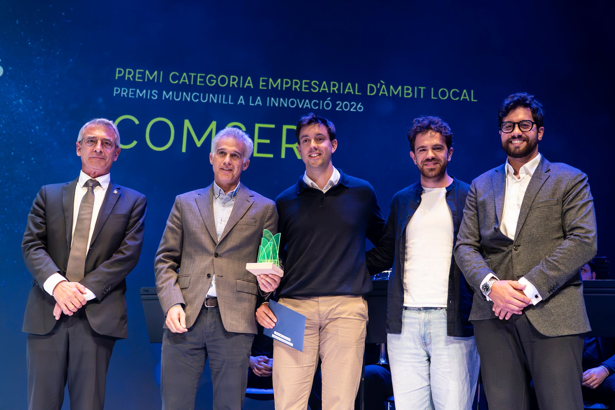 El Teatre Principal ha acollit aquest dijous, dia 7 de maig, la desena edició dels Premis Muncunill a la Innovació. Les empreses guanyadores han estat Comser, Luxquanta, Casa Batlló i Domestic Data Streamers, mentre que el Premi Muncunill a la Innovació d’Honor ha estat per l’Acondicionamiento Tarrasense, actual Centre Tecnològic LEITAT, en reconeixement a la seva trajectòria de 120 anys. Com ja és habitual, durant la gala, conduïda per la periodista Sheila Allen, i ha comptat amb un element artístic excepcional: l'actuació de l'Orquestra Simfònica del Vallès,. Creats per l’Ajuntament de Terrassa amb el suport de la Diputació de Barcelona, aquests guardons tenen com a principal objectiu apropar la innovació a la ciutadania i, alhora, visibilitzar i reconèixer la feina de les empreses que aposten per la innovació com a model integral, contribuint a la millora de la qualitat de vida de les persones.