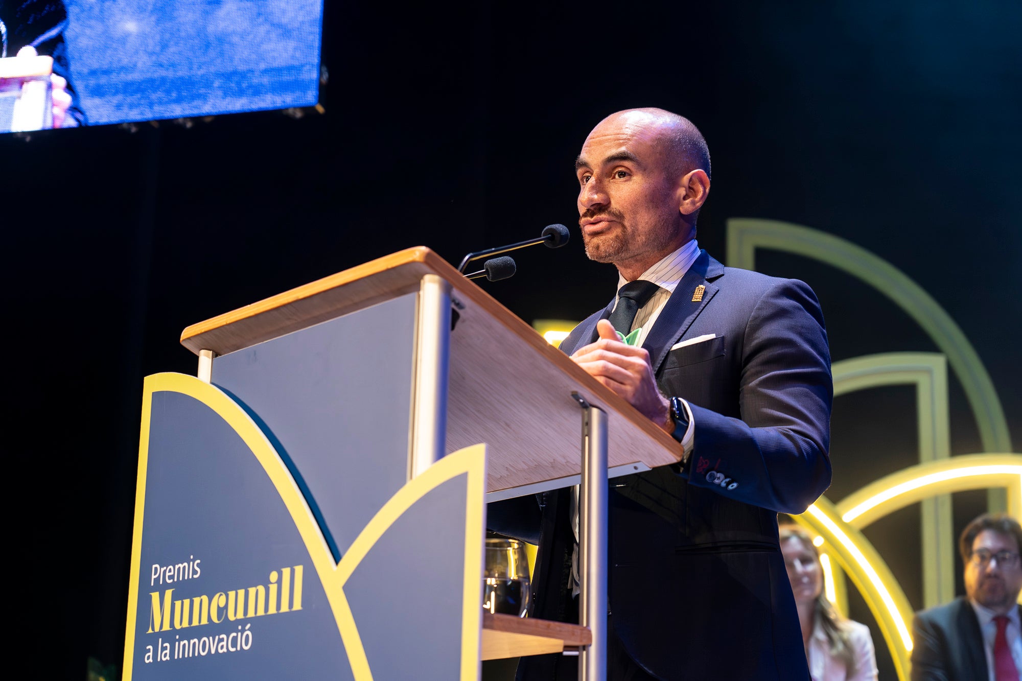 El Teatre Principal ha acollit aquest dijous, dia 7 de maig, la desena edició dels Premis Muncunill a la Innovació. Les empreses guanyadores han estat Comser, Luxquanta, Casa Batlló i Domestic Data Streamers, mentre que el Premi Muncunill a la Innovació d’Honor ha estat per l’Acondicionamiento Tarrasense, actual Centre Tecnològic LEITAT, en reconeixement a la seva trajectòria de 120 anys. Com ja és habitual, durant la gala, conduïda per la periodista Sheila Allen, i ha comptat amb un element artístic excepcional: l'actuació de l'Orquestra Simfònica del Vallès,. Creats per l’Ajuntament de Terrassa amb el suport de la Diputació de Barcelona, aquests guardons tenen com a principal objectiu apropar la innovació a la ciutadania i, alhora, visibilitzar i reconèixer la feina de les empreses que aposten per la innovació com a model integral, contribuint a la millora de la qualitat de vida de les persones.