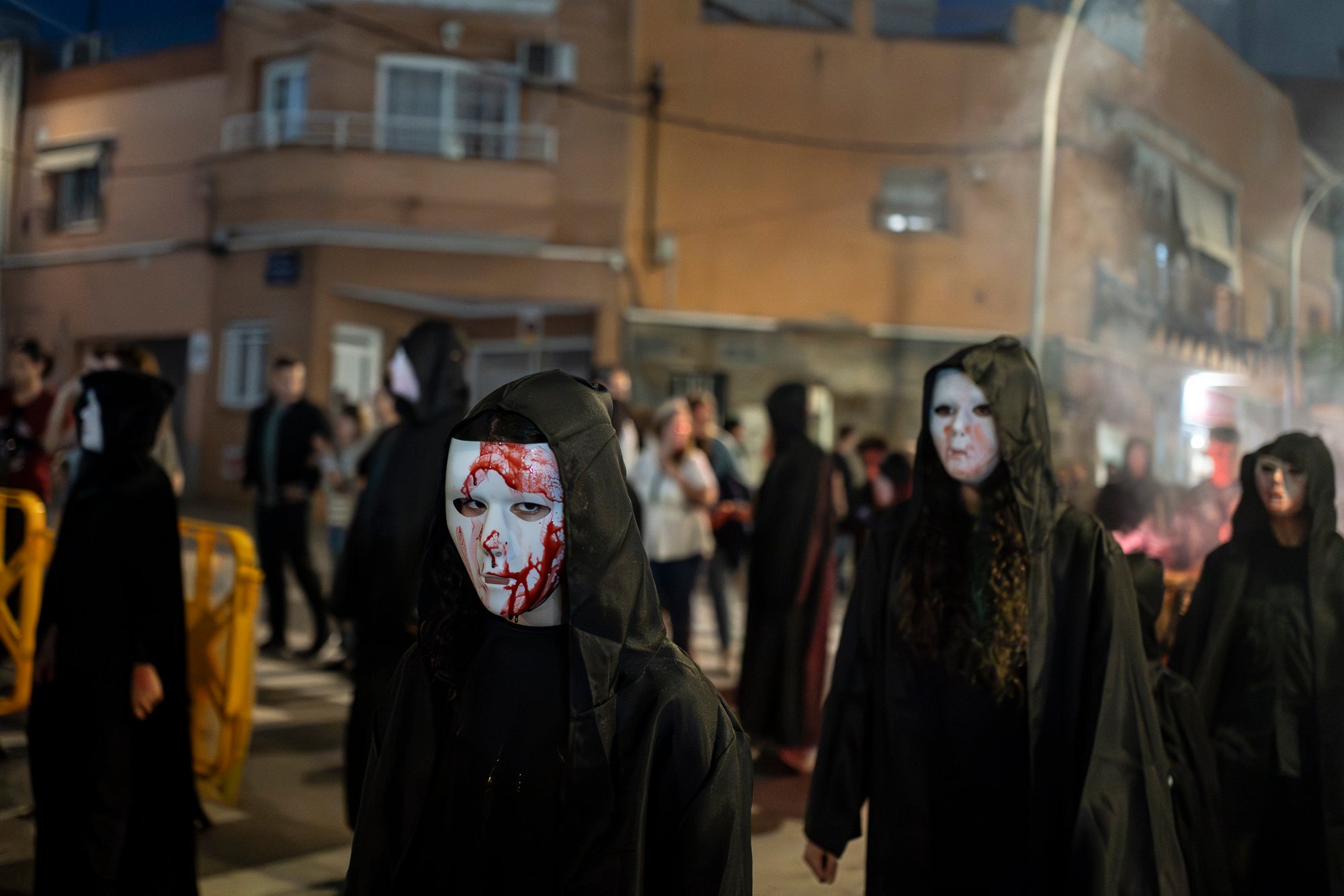 Aquest dijous a la nit ha tingut lloc l’espectacle inaugural de Walpurgis, la Fira de Bruixes. Sant Pere Nord es prepara per quatre dies plens d’activitats, on la bruixeria i l’esoterisme en són els eixos principals. 