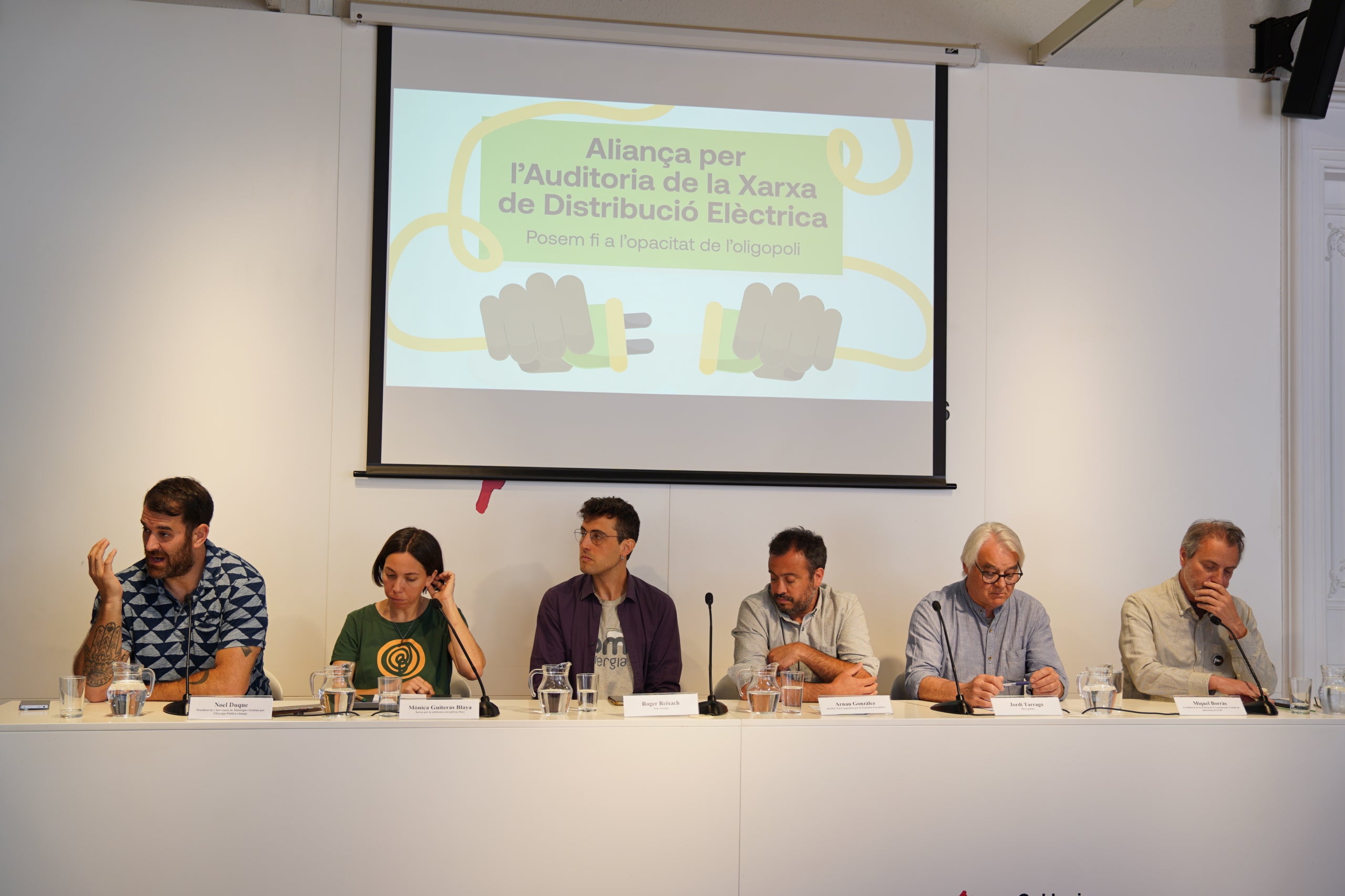 Reunió de l'AMEP on s'ha presentat l'Aliança per reclamar una auditoria de la xarxa elèctrica al país | Aj. Terrassa