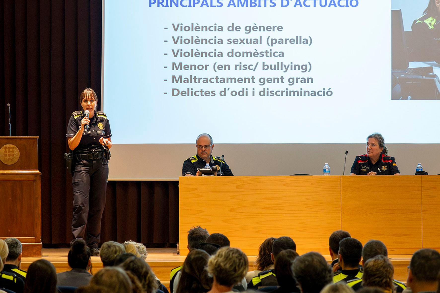 Jornada professional sobre violència de gènere i sexual organitzada per la Unitat d'Atenció a la Víctima de la Policia Municipal de Terrassa | Miquel Badia. Via Ajuntament de Terrassa