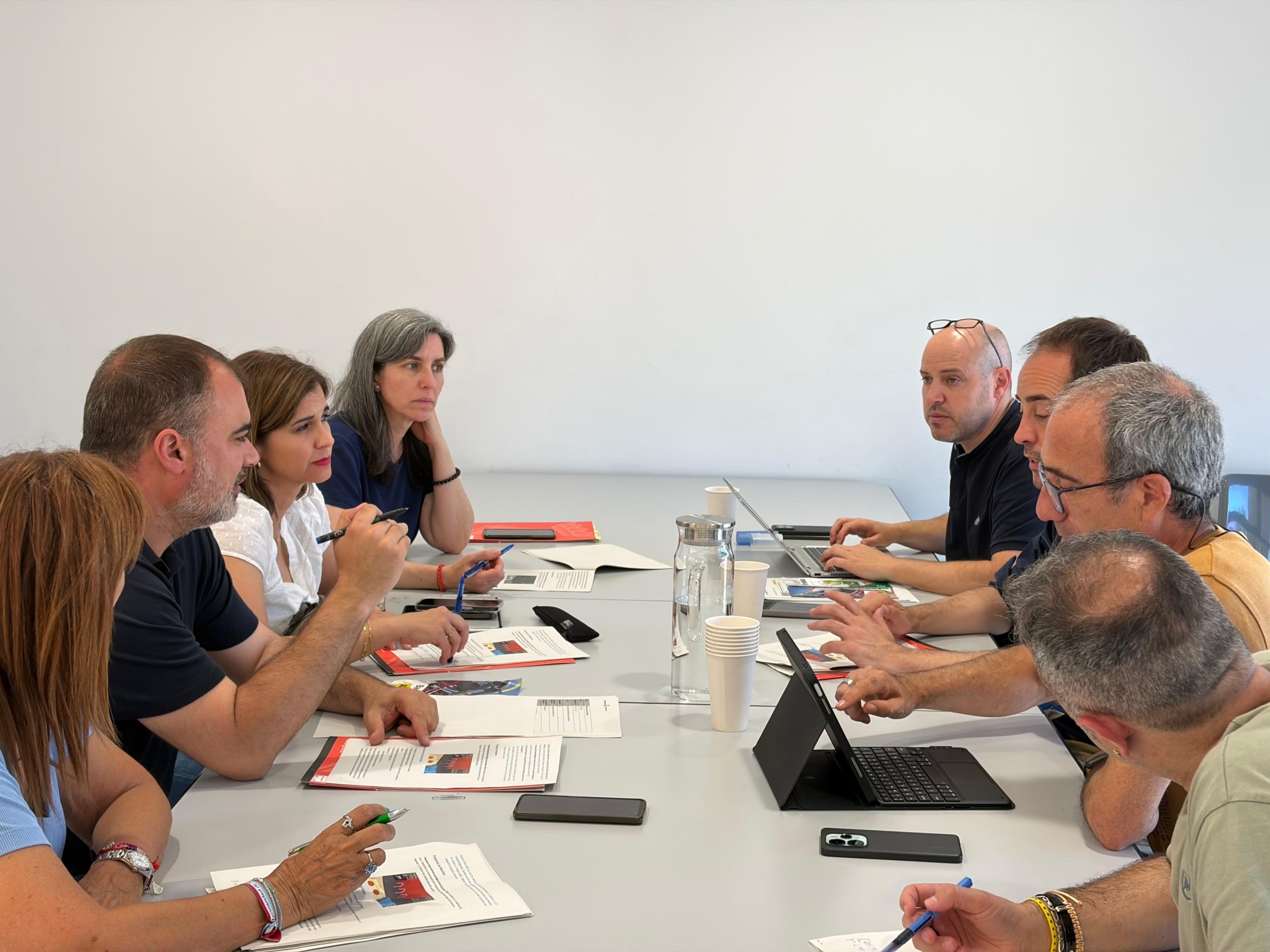 Reunió de l'alcalde de Terrassa, Jordi Ballart, amb representants l'Associació de Veïns del barri de La Maurina | Ajuntament de Terrassa
