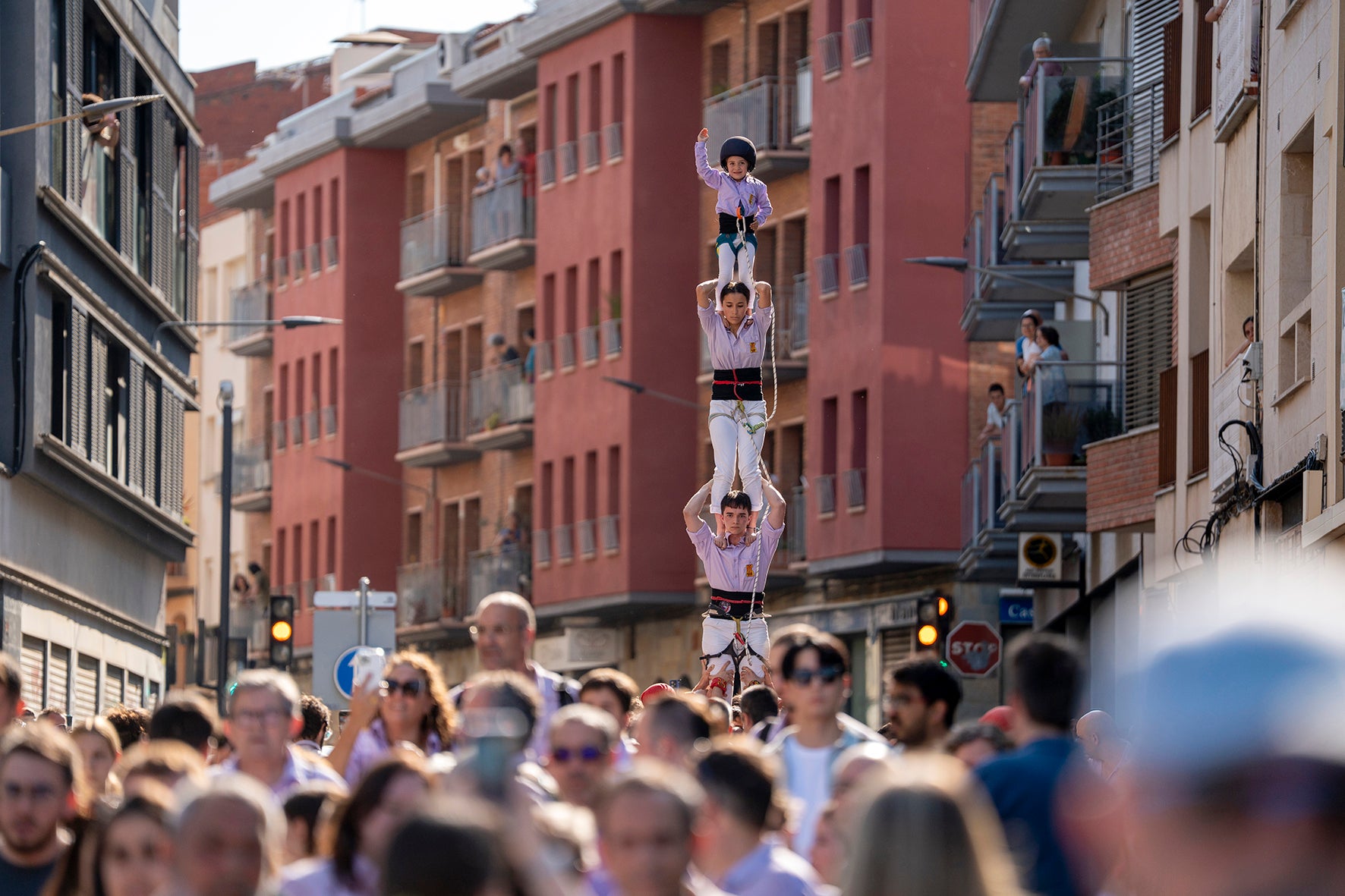 Els Minyons de Terrassa han estrenat el 3d9 amb folre i el pilar de 6 a la Diada del Patrimoni. La colla malva assoleix el primer castell de nou pisos de la temporada a la Seu d'Ègara. Per acompanyar aquest primer nou de l'any, els terrassencs han demostrat el seu domini absolut de la gamma alta de vuit completant de nou el 5 de 8 i el 2 de 8 amb folre. La cirereta a una diada rodona ha arribat en la ronda de pilars. Els de Cal Reig han descarregant el primer pilar de 6 de la temporada. Per tancar la diada els Minyons han alçat fins a deu pilars de quatre simultanis. El tradicional pilar caminat pel Pont de Sant Pere ha arribat al peu del campanar de l’església, després de caure a l’entrada de la plaça del Rector Homs.