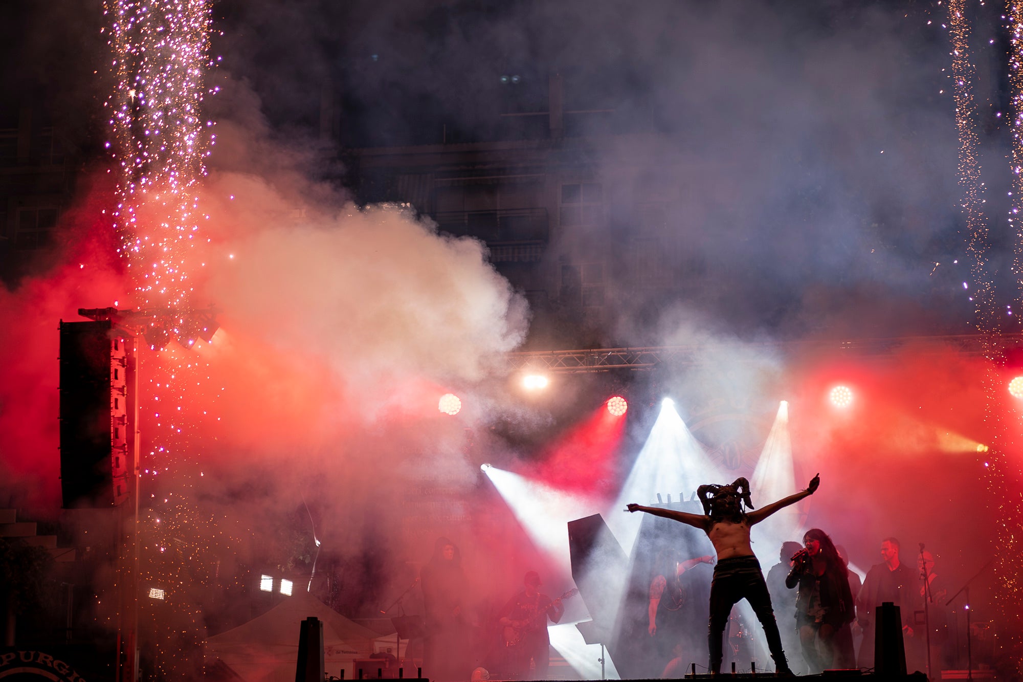 Aquest dijous a la nit ha tingut lloc l’espectacle inaugural de Walpurgis, la Fira de Bruixes. Sant Pere Nord es prepara per quatre dies plens d’activitats, on la bruixeria i l’esoterisme en són els eixos principals. 