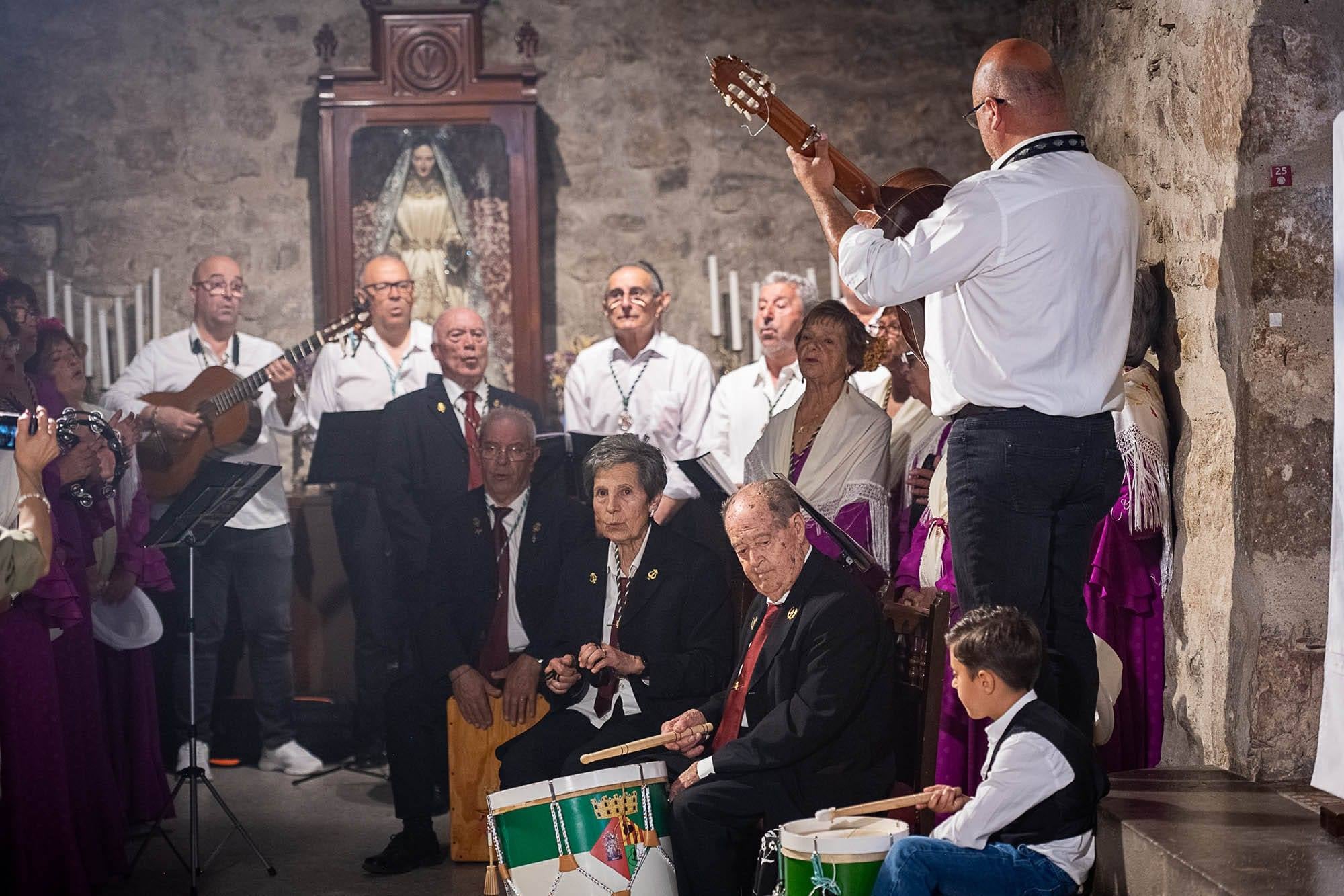 Aquest cap de setmana, Terrassa ha acollit la 52a Romería San José de Abrucena. La missa rociera s’ha celebrat a la Seu d’Ègara, oficiada per Mn Antoni Deulofeu i cantada pel coro rociero de Sant José. Tot seguit s’ha fet la processó amb la Banda i el pregó a càrrec de Maribel Sánchez Portero. I s’ha fet l’elecció de les dames d’honor i els abrucenos de l’any. La tradicional romería ha acabat amb el dinar de germanor. L’esdeveniment, organitzat per la Hermandad San José de Abrucena de Terrassa ha comptat amb la presència de l'alcalde d'Abrucena, Ismael Gil, i l’alcalde de Terrassa, Jordi Ballart. 