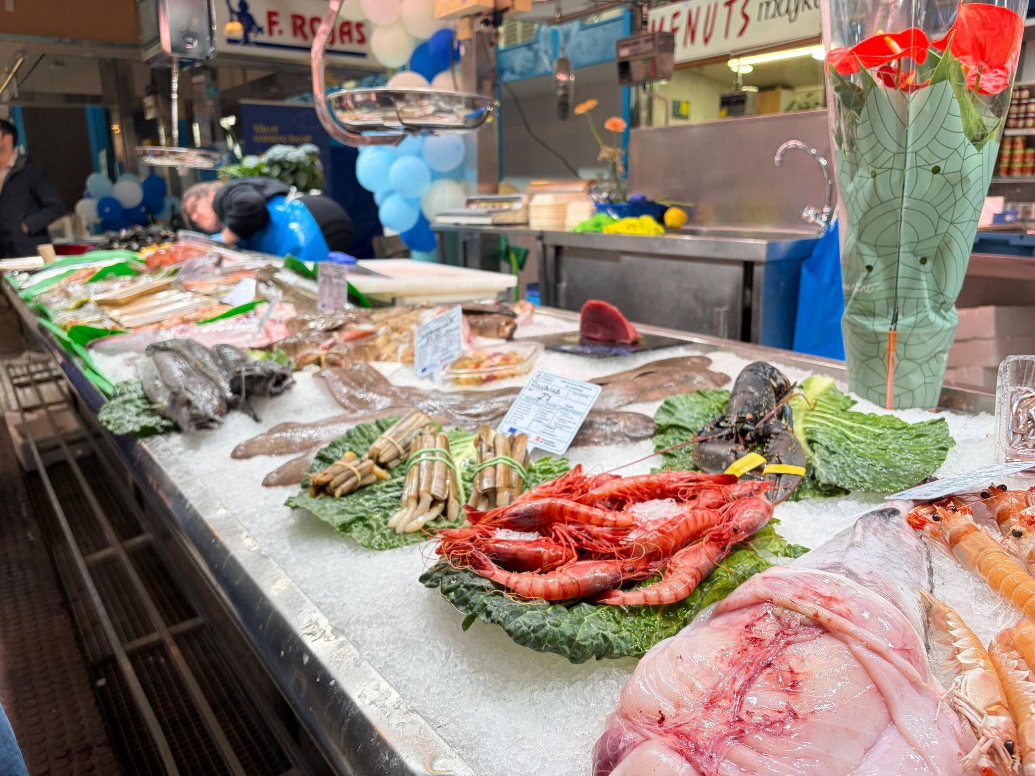 Peixos Povill ja ha obert parada al Mercat de la Independència | Cedida