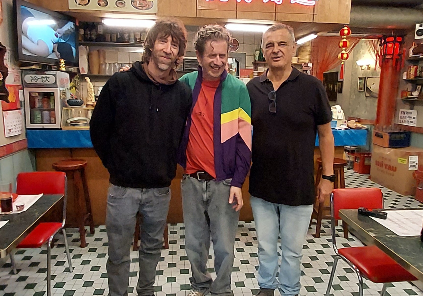 Oriol Cardús, director, Gabino Diego, actor, i el productor Jordi Carbonell de 'Cookies' en el set de rodatge | PAC