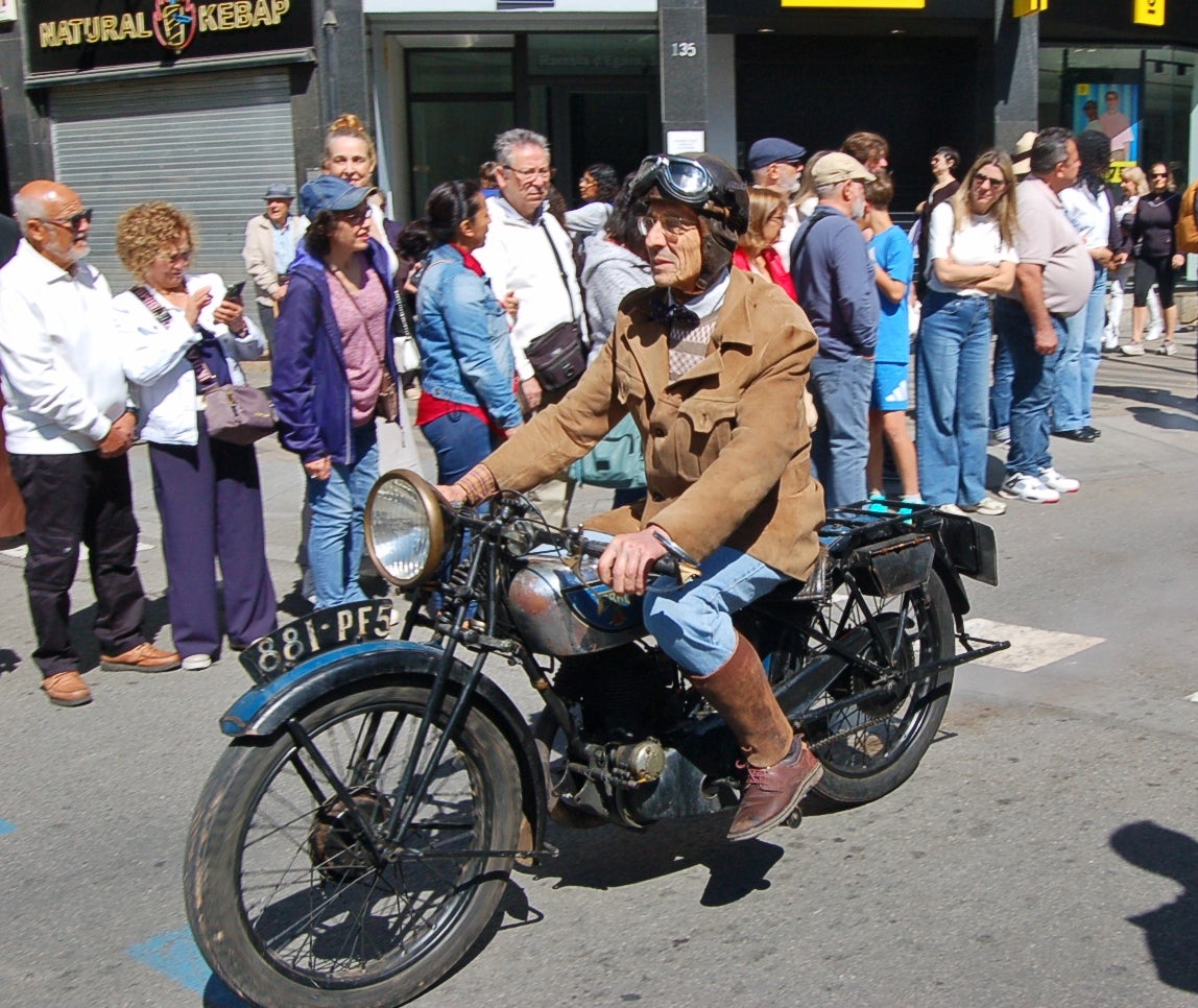 L’escuderia Motor Atlètic Terrassa Hockey Club (MATHC) ofereix per la Fira Modernista de Terrassa ofereix una exposició de motos i cotxes d’època, inspirada en l’activitat organitzada per Ernest Niquet per la festa major del 1903, el primer Aplec d’Automòbils de Terrassa. Els vehicles que es van poder admirar dataven de l’època del modernisme i són peces conservades i amanyagades, fins a l’últim detall. L’Inici de l’itinerari de motos va ser en direcció a la rambla d’Ègara per anar-se a trobar amb els cotxes i sortir conjuntament en desfilada.