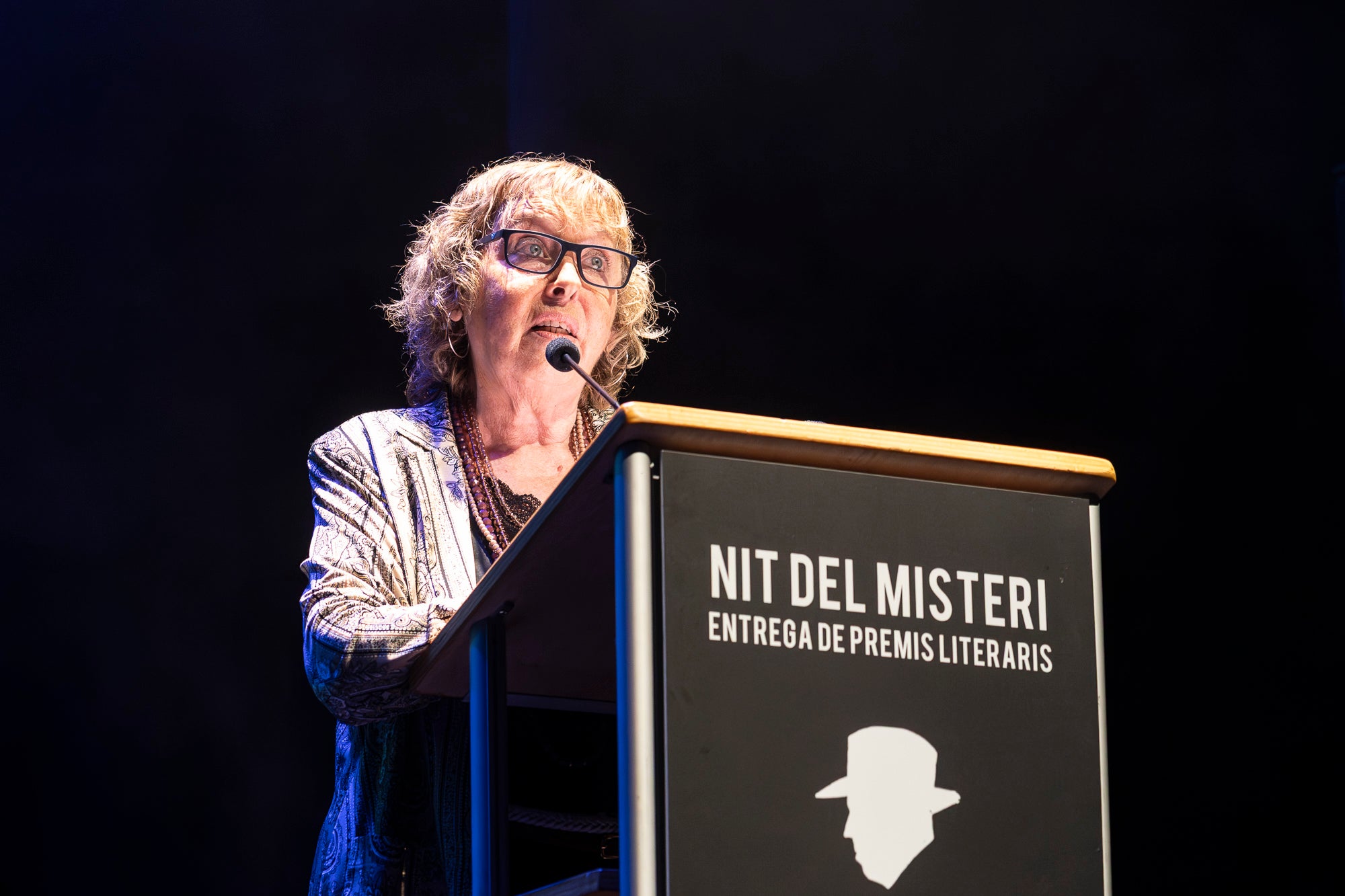 Aquest dijous, dia 25 de juny, va tenir lloc la 36a Nit del Misteri, organitzada per Òmnium Terrassa. El Teatre Principal va acollir el lliurament dels guardons literaris, amb la presència del president d'Òmnium Cultural, Xavier Antich; i la presidenta d'Òmnium Terrassa, Anna Carol. El Premi de novel·la Ferran Canyameres, el premi de novel·la d'intriga més antic del país en el seu gènere i amb la dotació més alta, de 5.500 euros, va anar per Jordi Solé Comas. La resta de premiats van ser: Cristina Solé Padullés (narracions curtes), Cristina Álvarez Roig (Poesia Enric Gall), Anita Andriello, Laura Perera Ramírez i Clàudia Meitian Andújar (Maria Rovira); i Sílvia Lonina Viaplana i Aniol Sanz Ribas (Premi M. Montserrat Oller)