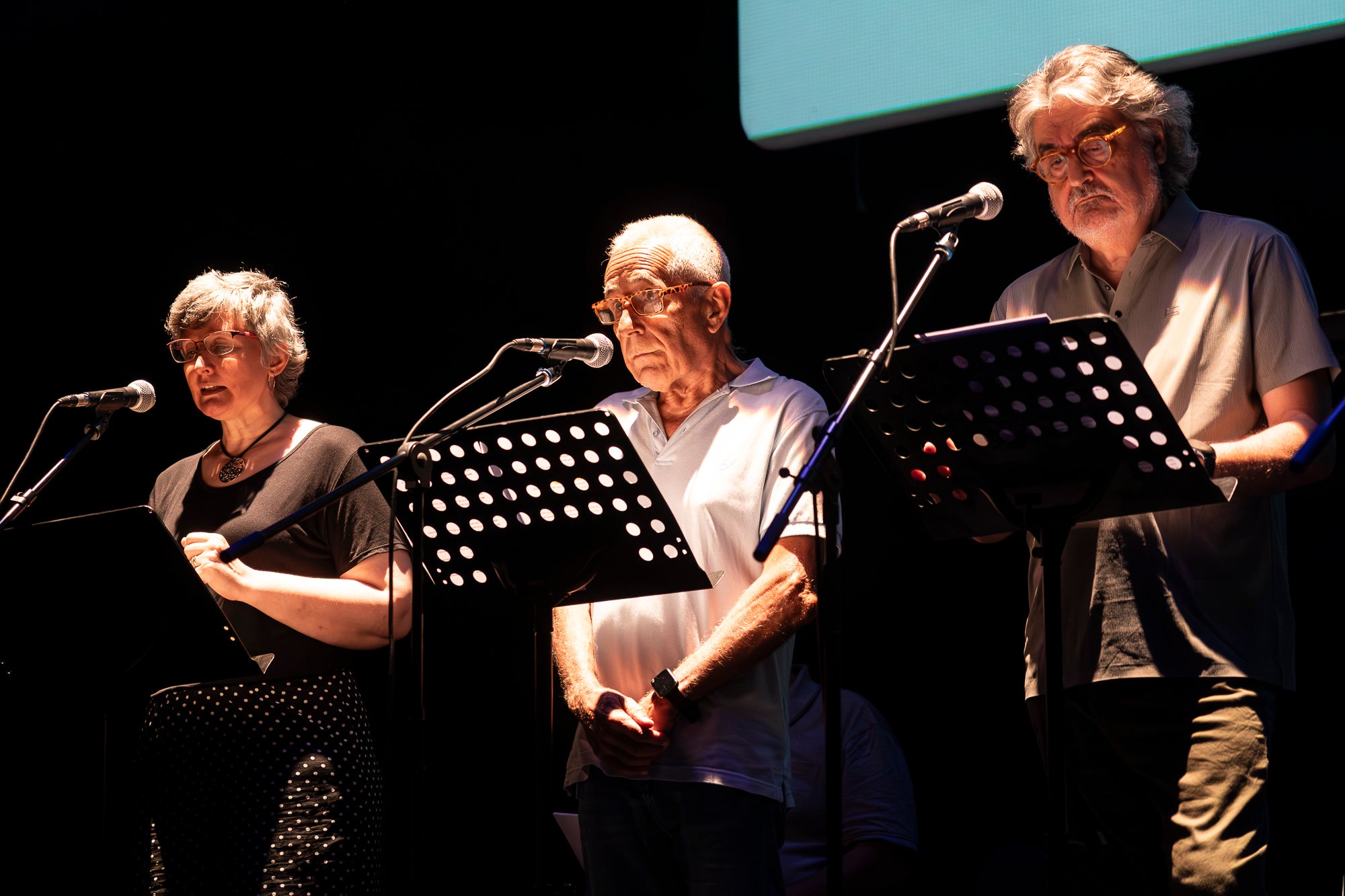 Aquest dijous, dia 25 de juny, va tenir lloc la 36a Nit del Misteri, organitzada per Òmnium Terrassa. El Teatre Principal va acollir el lliurament dels guardons literaris, amb la presència del president d'Òmnium Cultural, Xavier Antich; i la presidenta d'Òmnium Terrassa, Anna Carol. El Premi de novel·la Ferran Canyameres, el premi de novel·la d'intriga més antic del país en el seu gènere i amb la dotació més alta, de 5.500 euros, va anar per Jordi Solé Comas. La resta de premiats van ser: Cristina Solé Padullés (narracions curtes), Cristina Álvarez Roig (Poesia Enric Gall), Anita Andriello, Laura Perera Ramírez i Clàudia Meitian Andújar (Maria Rovira); i Sílvia Lonina Viaplana i Aniol Sanz Ribas (Premi M. Montserrat Oller)