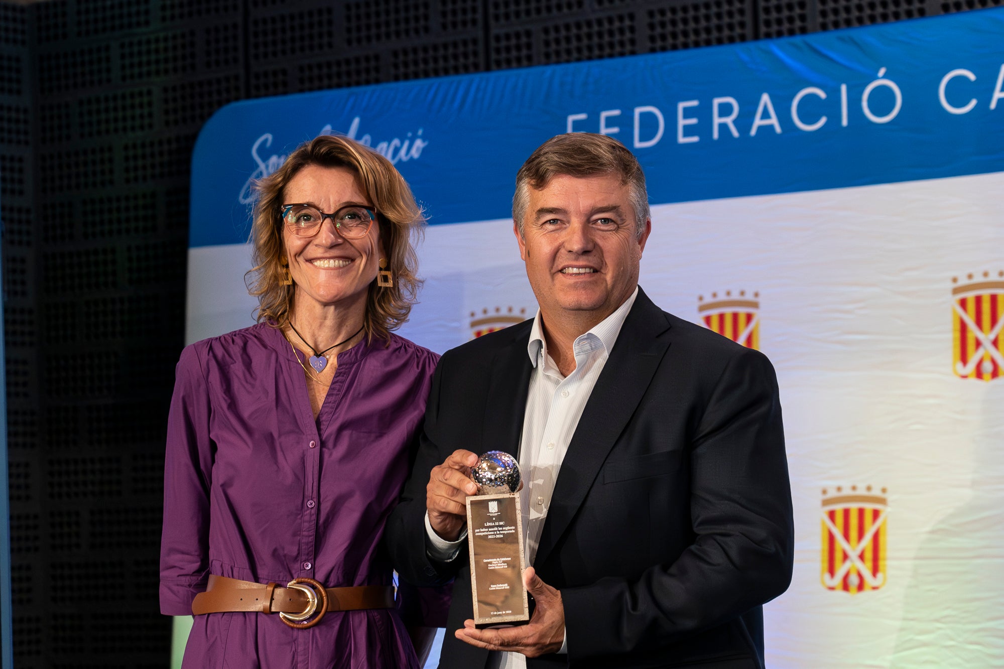 La 57 edició del Festival del Hockey Català ha celebrat aquest divendres al Vapor de Prodis de Terrassa la seva entrega dels premis anuals. I aquests han estat els principals guardonats: Júlia Strappato Garreta (millor jugadora de 1a Divisió Femení); Joan Lletí Fabregó (millor jugador de 1a Divisió Masculí); Anna Marquès Ayats (jugadora promesa); Jan Trujillo Amescua (jugador promesa); Marc Campabadal Monreal (millor esportista Lliga Hockey+); Shannon Lynn Lakusta (jugadora més veterana); Julio César Saavedra (jugador més veterà); Jordi Delás i Amat (Stick d'Or); Xavier Lleonart Blanco (Medalla d'Or al Mèrit Esportiu); Marta Cerdà Ciriols i Lídia Martí Garbayo (Medalla d'Honor); Jordi Bonastre Company per 100 partits internacionals i Xavier Gispert Amat per 100 partits internacionals (Medalla de Bronze al Mèrit Esportiu); Bernat Olivares Velasco (premi al millor company 'Quico Carné'); Jan Capellades Marcet (Trofeu Lluís Ysamat); Ot Corominas Ricart i Gaby Raimondi (millor àrbitre/a federat); Carlos Dolz Bautista (medalla al mèrit arbitral 'Josep Salvatella'); Miquel Romagosa Ruiz (Placa Especial FCH); Xavier Arnau Creus, Ramon Jufresa Lluch i Marta Prat Calmet (Sticks per la Història) | Mireia Comas