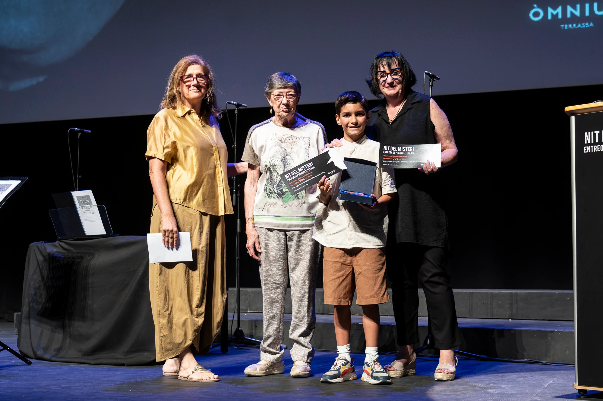 Aquest dijous, dia 25 de juny, va tenir lloc la 36a Nit del Misteri, organitzada per Òmnium Terrassa. El Teatre Principal va acollir el lliurament dels guardons literaris, amb la presència del president d'Òmnium Cultural, Xavier Antich; i la presidenta d'Òmnium Terrassa, Anna Carol. El Premi de novel·la Ferran Canyameres, el premi de novel·la d'intriga més antic del país en el seu gènere i amb la dotació més alta, de 5.500 euros, va anar per Jordi Solé Comas. La resta de premiats van ser: Cristina Solé Padullés (narracions curtes), Cristina Álvarez Roig (Poesia Enric Gall), Anita Andriello, Laura Perera Ramírez i Clàudia Meitian Andújar (Maria Rovira); i Sílvia Lonina Viaplana i Aniol Sanz Ribas (Premi M. Montserrat Oller)