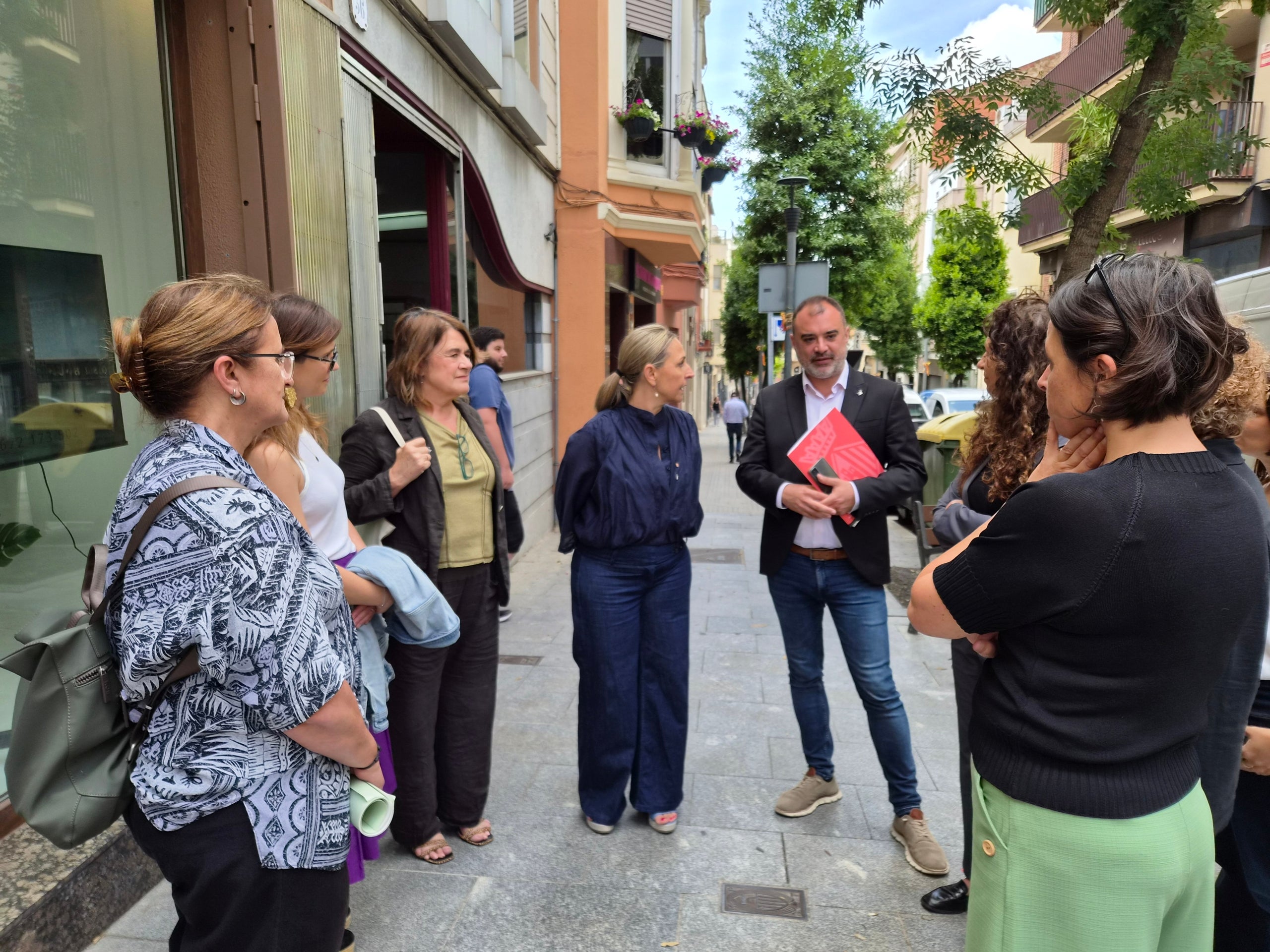 Visita de la consellera d'Igualtat, Eva Menor, a Casa Galèria de Terrassa | Lluïsa Melgares