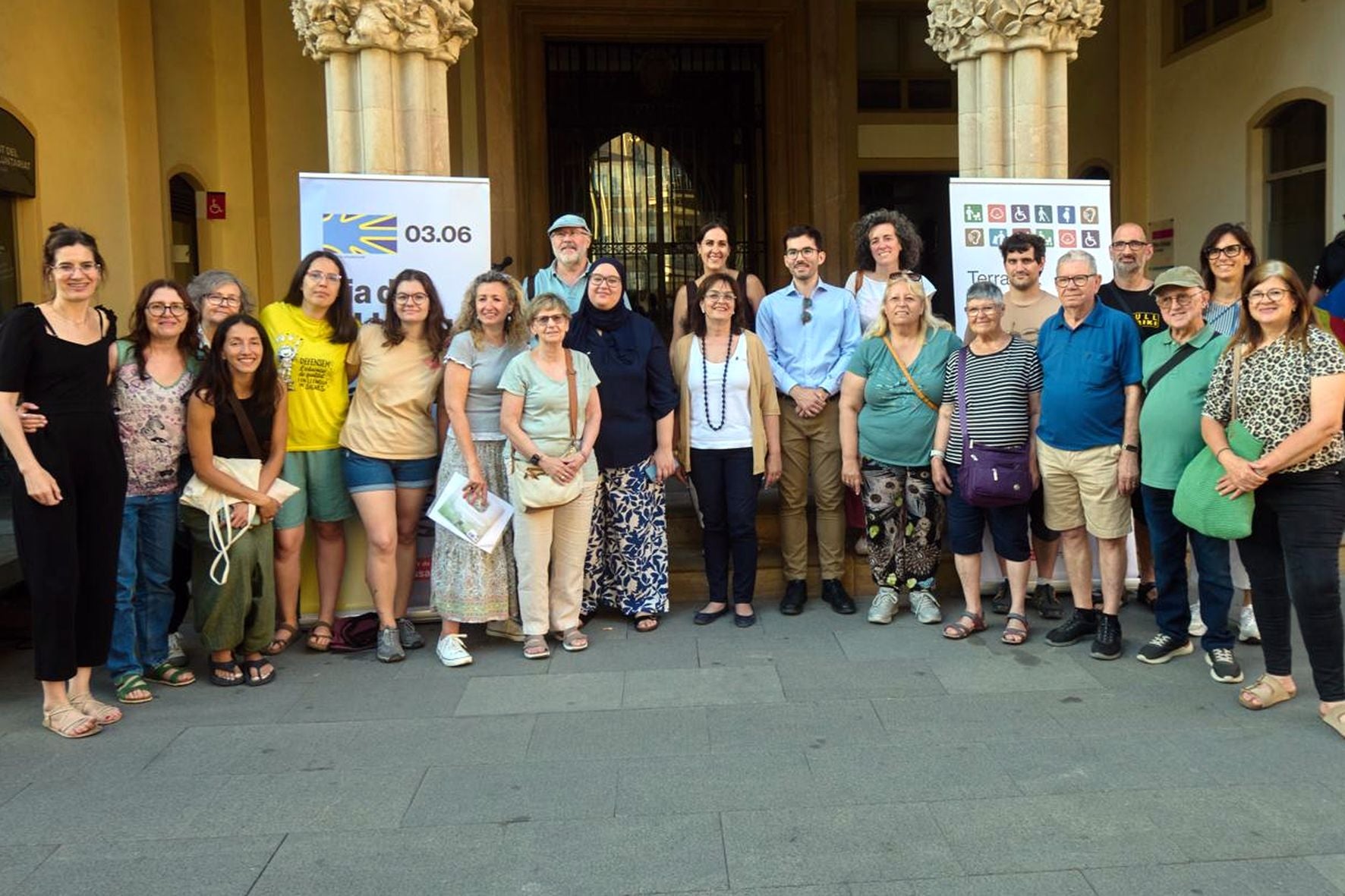 Acte commemoratiu del Dia de la Llengua de Signes Catalana al Raval de Montserrat | Ajuntament de Terrassa
