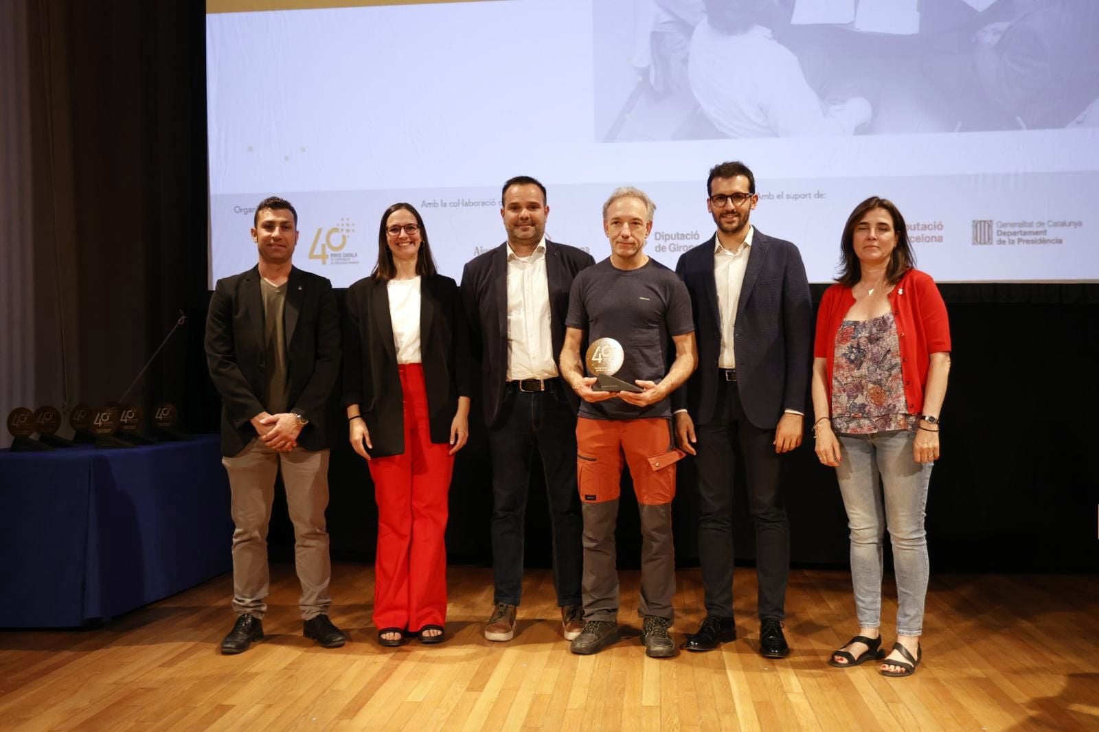 Reconeixement a Manuel Royes en l'acte pels 40 anys del Fons Català de Cooperació | Aj. Terrassa