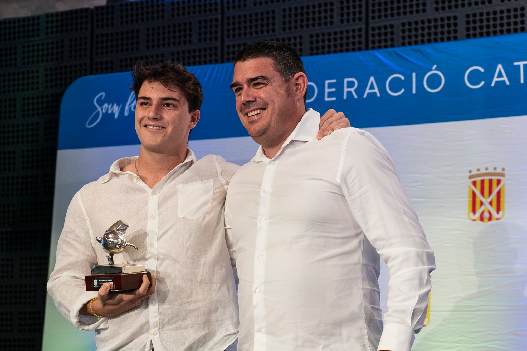 La 57 edició del Festival del Hockey Català ha celebrat aquest divendres al Vapor de Prodis de Terrassa la seva entrega dels premis anuals. I aquests han estat els principals guardonats: Júlia Strappato Garreta (millor jugadora de 1a Divisió Femení); Joan Lletí Fabregó (millor jugador de 1a Divisió Masculí); Anna Marquès Ayats (jugadora promesa); Jan Trujillo Amescua (jugador promesa); Marc Campabadal Monreal (millor esportista Lliga Hockey+); Shannon Lynn Lakusta (jugadora més veterana); Julio César Saavedra (jugador més veterà); Jordi Delás i Amat (Stick d'Or); Xavier Lleonart Blanco (Medalla d'Or al Mèrit Esportiu); Marta Cerdà Ciriols i Lídia Martí Garbayo (Medalla d'Honor); Jordi Bonastre Company per 100 partits internacionals i Xavier Gispert Amat per 100 partits internacionals (Medalla de Bronze al Mèrit Esportiu); Bernat Olivares Velasco (premi al millor company 'Quico Carné'); Jan Capellades Marcet (Trofeu Lluís Ysamat); Ot Corominas Ricart i Gaby Raimondi (millor àrbitre/a federat); Carlos Dolz Bautista (medalla al mèrit arbitral 'Josep Salvatella'); Miquel Romagosa Ruiz (Placa Especial FCH); Xavier Arnau Creus, Ramon Jufresa Lluch i Marta Prat Calmet (Sticks per la Història) | Mireia Comas