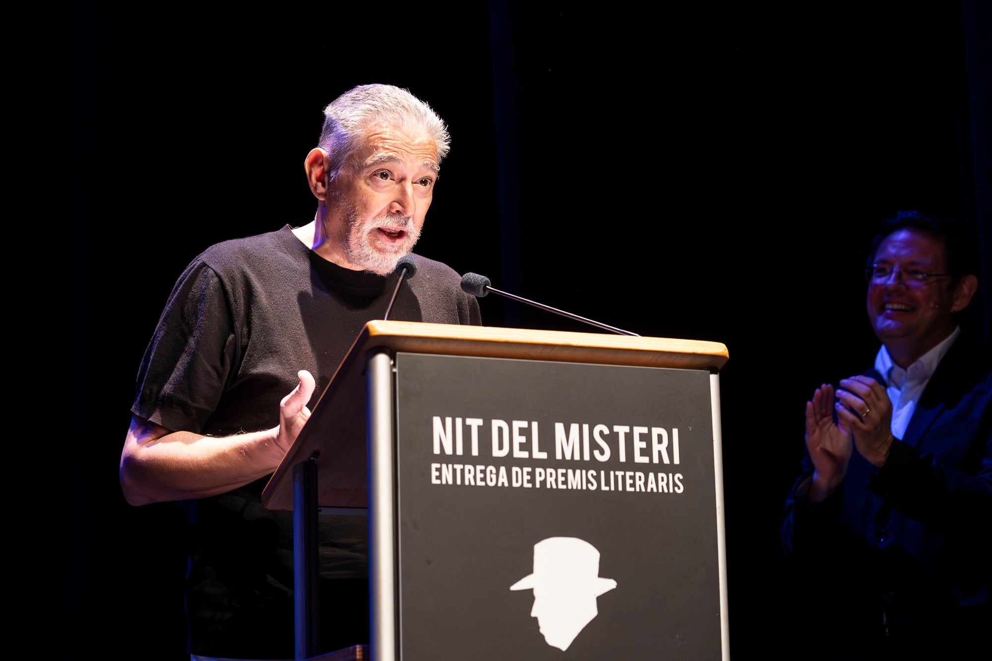 Aquest dijous, dia 25 de juny, va tenir lloc la 36a Nit del Misteri, organitzada per Òmnium Terrassa. El Teatre Principal va acollir el lliurament dels guardons literaris, amb la presència del president d'Òmnium Cultural, Xavier Antich; i la presidenta d'Òmnium Terrassa, Anna Carol. El Premi de novel·la Ferran Canyameres, el premi de novel·la d'intriga més antic del país en el seu gènere i amb la dotació més alta, de 5.500 euros, va anar per Jordi Solé Comas. La resta de premiats van ser: Cristina Solé Padullés (narracions curtes), Cristina Álvarez Roig (Poesia Enric Gall), Anita Andriello, Laura Perera Ramírez i Clàudia Meitian Andújar (Maria Rovira); i Sílvia Lonina Viaplana i Aniol Sanz Ribas (Premi M. Montserrat Oller)