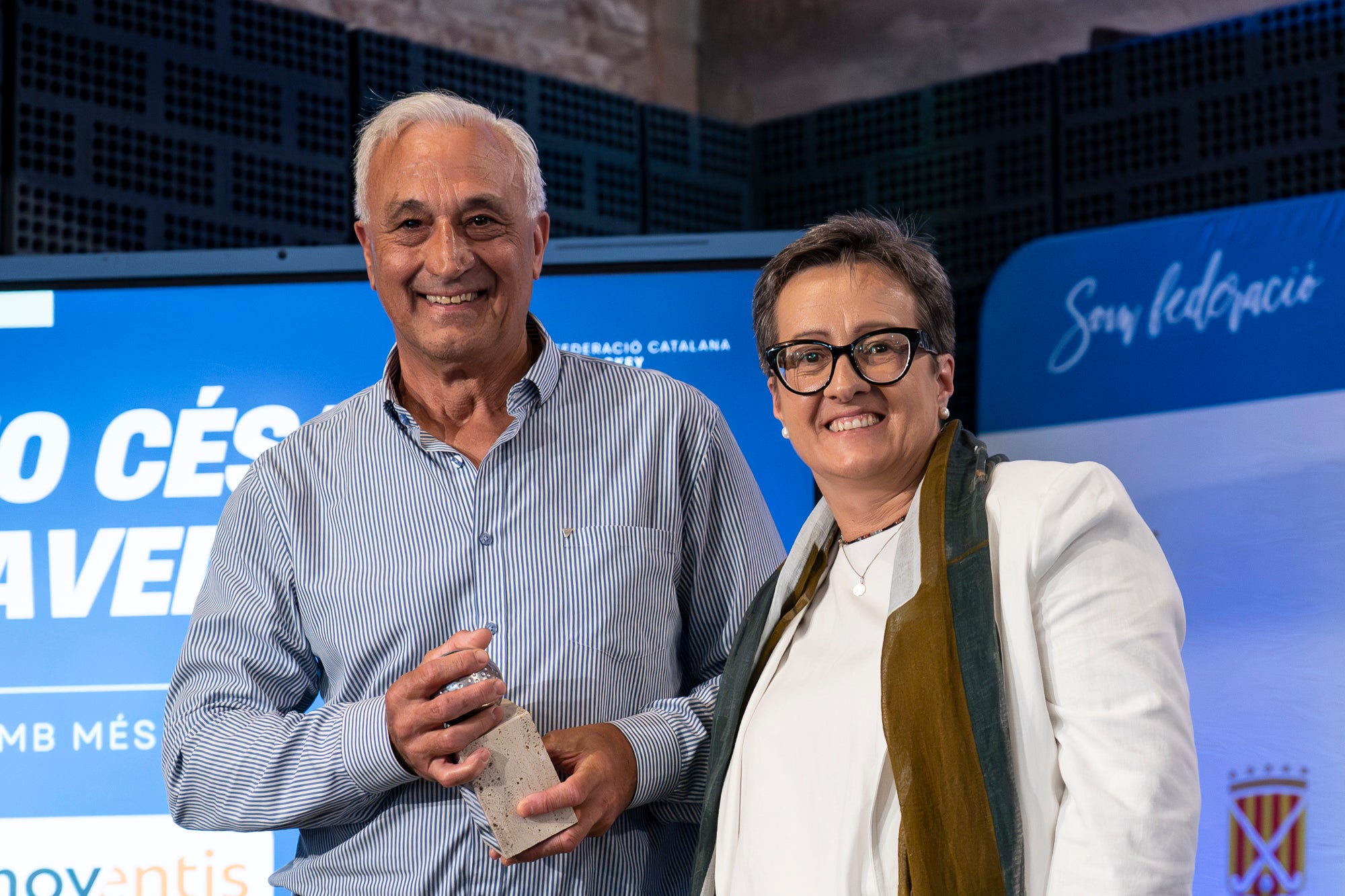 La 57 edició del Festival del Hockey Català ha celebrat aquest divendres al Vapor de Prodis de Terrassa la seva entrega dels premis anuals. I aquests han estat els principals guardonats: Júlia Strappato Garreta (millor jugadora de 1a Divisió Femení); Joan Lletí Fabregó (millor jugador de 1a Divisió Masculí); Anna Marquès Ayats (jugadora promesa); Jan Trujillo Amescua (jugador promesa); Marc Campabadal Monreal (millor esportista Lliga Hockey+); Shannon Lynn Lakusta (jugadora més veterana); Julio César Saavedra (jugador més veterà); Jordi Delás i Amat (Stick d'Or); Xavier Lleonart Blanco (Medalla d'Or al Mèrit Esportiu); Marta Cerdà Ciriols i Lídia Martí Garbayo (Medalla d'Honor); Jordi Bonastre Company per 100 partits internacionals i Xavier Gispert Amat per 100 partits internacionals (Medalla de Bronze al Mèrit Esportiu); Bernat Olivares Velasco (premi al millor company 'Quico Carné'); Jan Capellades Marcet (Trofeu Lluís Ysamat); Ot Corominas Ricart i Gaby Raimondi (millor àrbitre/a federat); Carlos Dolz Bautista (medalla al mèrit arbitral 'Josep Salvatella'); Miquel Romagosa Ruiz (Placa Especial FCH); Xavier Arnau Creus, Ramon Jufresa Lluch i Marta Prat Calmet (Sticks per la Història) | Mireia Comas