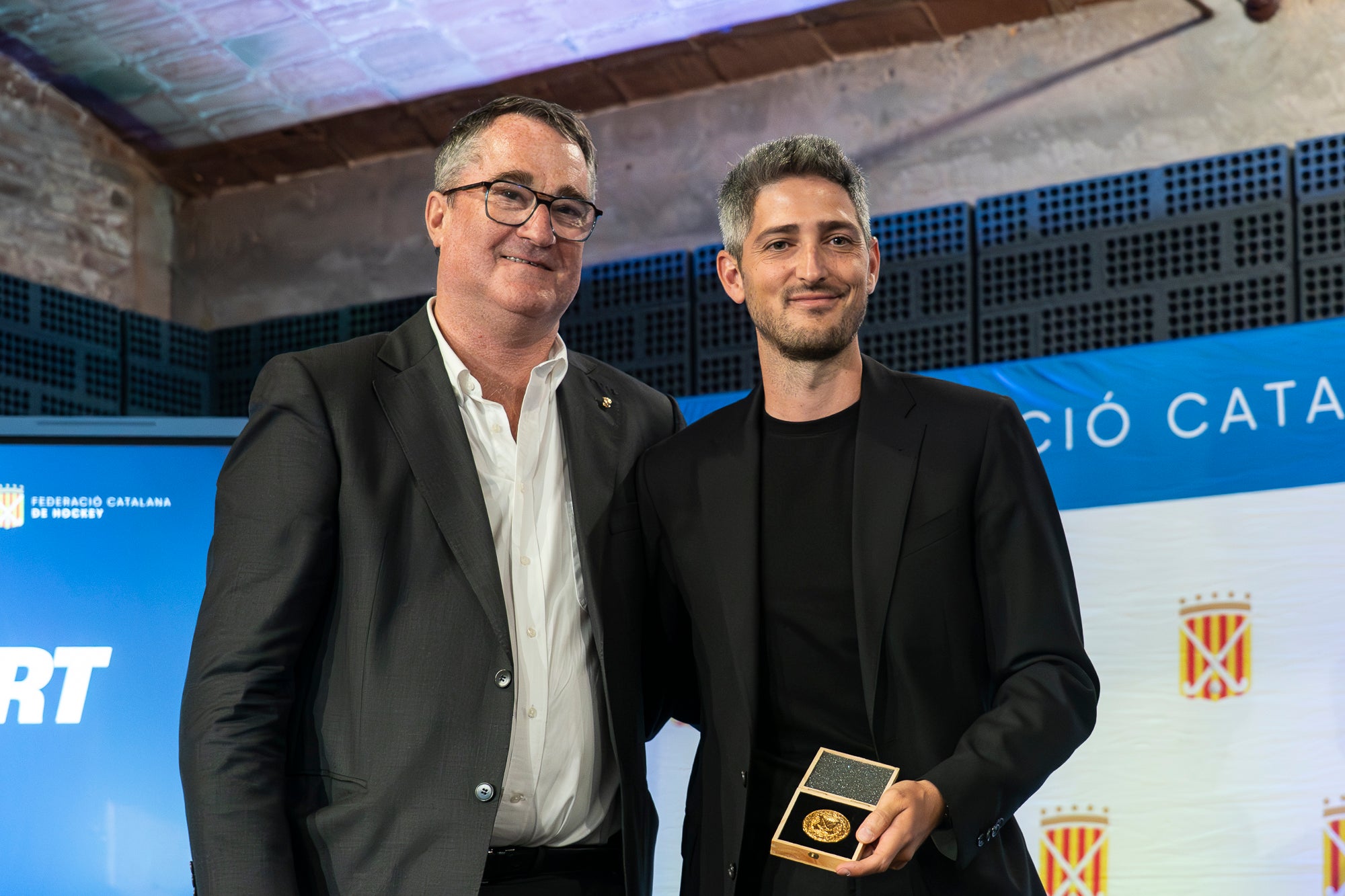 La 57 edició del Festival del Hockey Català ha celebrat aquest divendres al Vapor de Prodis de Terrassa la seva entrega dels premis anuals. I aquests han estat els principals guardonats: Júlia Strappato Garreta (millor jugadora de 1a Divisió Femení); Joan Lletí Fabregó (millor jugador de 1a Divisió Masculí); Anna Marquès Ayats (jugadora promesa); Jan Trujillo Amescua (jugador promesa); Marc Campabadal Monreal (millor esportista Lliga Hockey+); Shannon Lynn Lakusta (jugadora més veterana); Julio César Saavedra (jugador més veterà); Jordi Delás i Amat (Stick d'Or); Xavier Lleonart Blanco (Medalla d'Or al Mèrit Esportiu); Marta Cerdà Ciriols i Lídia Martí Garbayo (Medalla d'Honor); Jordi Bonastre Company per 100 partits internacionals i Xavier Gispert Amat per 100 partits internacionals (Medalla de Bronze al Mèrit Esportiu); Bernat Olivares Velasco (premi al millor company 'Quico Carné'); Jan Capellades Marcet (Trofeu Lluís Ysamat); Ot Corominas Ricart i Gaby Raimondi (millor àrbitre/a federat); Carlos Dolz Bautista (medalla al mèrit arbitral 'Josep Salvatella'); Miquel Romagosa Ruiz (Placa Especial FCH); Xavier Arnau Creus, Ramon Jufresa Lluch i Marta Prat Calmet (Sticks per la Història) | Mireia Comas