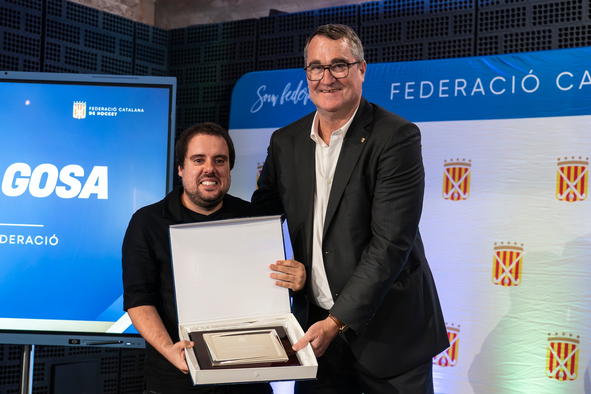 La 57 edició del Festival del Hockey Català ha celebrat aquest divendres al Vapor de Prodis de Terrassa la seva entrega dels premis anuals. I aquests han estat els principals guardonats: Júlia Strappato Garreta (millor jugadora de 1a Divisió Femení); Joan Lletí Fabregó (millor jugador de 1a Divisió Masculí); Anna Marquès Ayats (jugadora promesa); Jan Trujillo Amescua (jugador promesa); Marc Campabadal Monreal (millor esportista Lliga Hockey+); Shannon Lynn Lakusta (jugadora més veterana); Julio César Saavedra (jugador més veterà); Jordi Delás i Amat (Stick d'Or); Xavier Lleonart Blanco (Medalla d'Or al Mèrit Esportiu); Marta Cerdà Ciriols i Lídia Martí Garbayo (Medalla d'Honor); Jordi Bonastre Company per 100 partits internacionals i Xavier Gispert Amat per 100 partits internacionals (Medalla de Bronze al Mèrit Esportiu); Bernat Olivares Velasco (premi al millor company 'Quico Carné'); Jan Capellades Marcet (Trofeu Lluís Ysamat); Ot Corominas Ricart i Gaby Raimondi (millor àrbitre/a federat); Carlos Dolz Bautista (medalla al mèrit arbitral 'Josep Salvatella'); Miquel Romagosa Ruiz (Placa Especial FCH); Xavier Arnau Creus, Ramon Jufresa Lluch i Marta Prat Calmet (Sticks per la Història) | Mireia Comas
