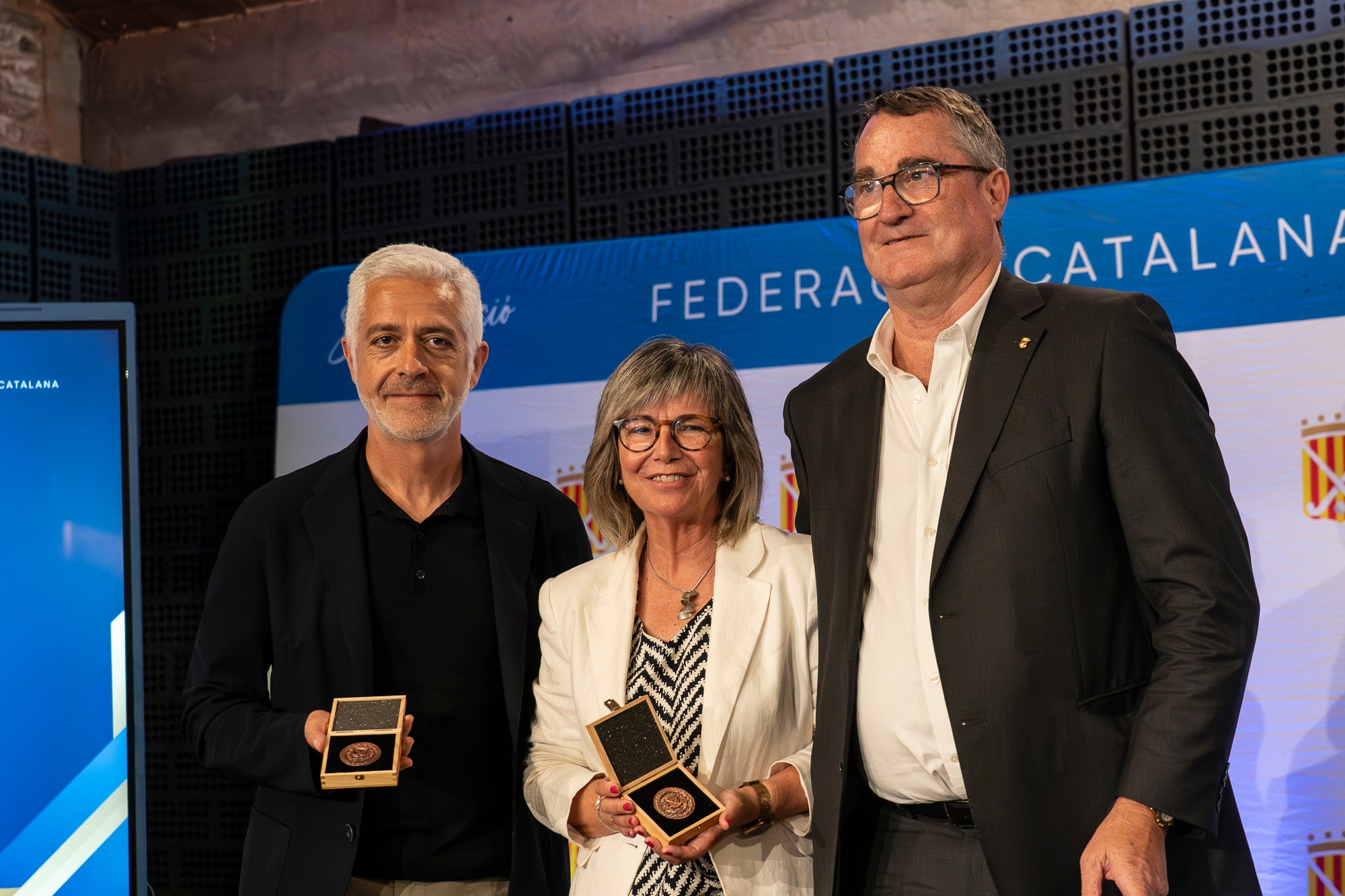 La 57 edició del Festival del Hockey Català ha celebrat aquest divendres al Vapor de Prodis de Terrassa la seva entrega dels premis anuals. I aquests han estat els principals guardonats: Júlia Strappato Garreta (millor jugadora de 1a Divisió Femení); Joan Lletí Fabregó (millor jugador de 1a Divisió Masculí); Anna Marquès Ayats (jugadora promesa); Jan Trujillo Amescua (jugador promesa); Marc Campabadal Monreal (millor esportista Lliga Hockey+); Shannon Lynn Lakusta (jugadora més veterana); Julio César Saavedra (jugador més veterà); Jordi Delás i Amat (Stick d'Or); Xavier Lleonart Blanco (Medalla d'Or al Mèrit Esportiu); Marta Cerdà Ciriols i Lídia Martí Garbayo (Medalla d'Honor); Jordi Bonastre Company per 100 partits internacionals i Xavier Gispert Amat per 100 partits internacionals (Medalla de Bronze al Mèrit Esportiu); Bernat Olivares Velasco (premi al millor company 'Quico Carné'); Jan Capellades Marcet (Trofeu Lluís Ysamat); Ot Corominas Ricart i Gaby Raimondi (millor àrbitre/a federat); Carlos Dolz Bautista (medalla al mèrit arbitral 'Josep Salvatella'); Miquel Romagosa Ruiz (Placa Especial FCH); Xavier Arnau Creus, Ramon Jufresa Lluch i Marta Prat Calmet (Sticks per la Història) | Mireia Comas