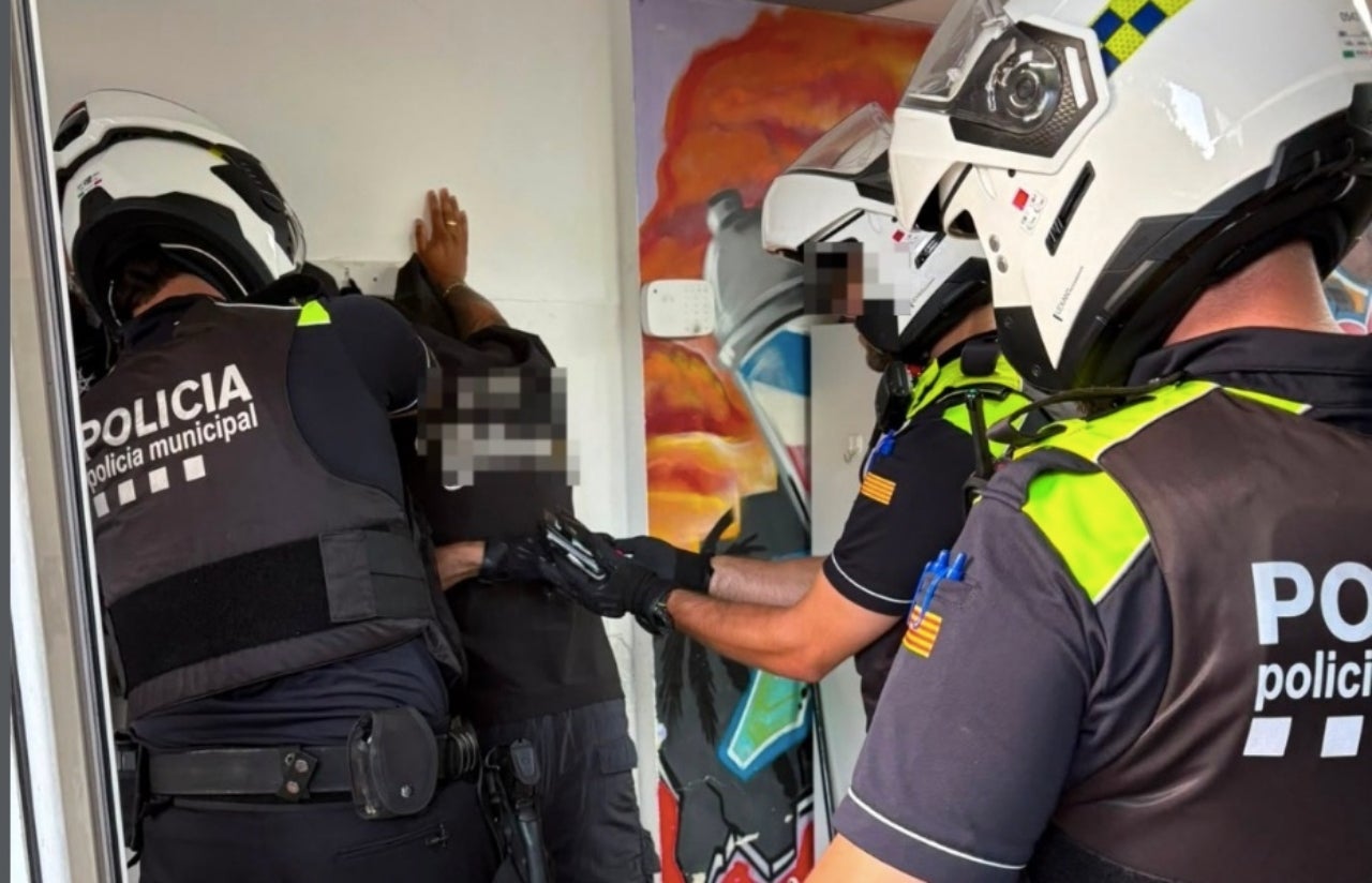 Agents policials han intervingut en un establiment comercial de Ca n'Aurell | PMT