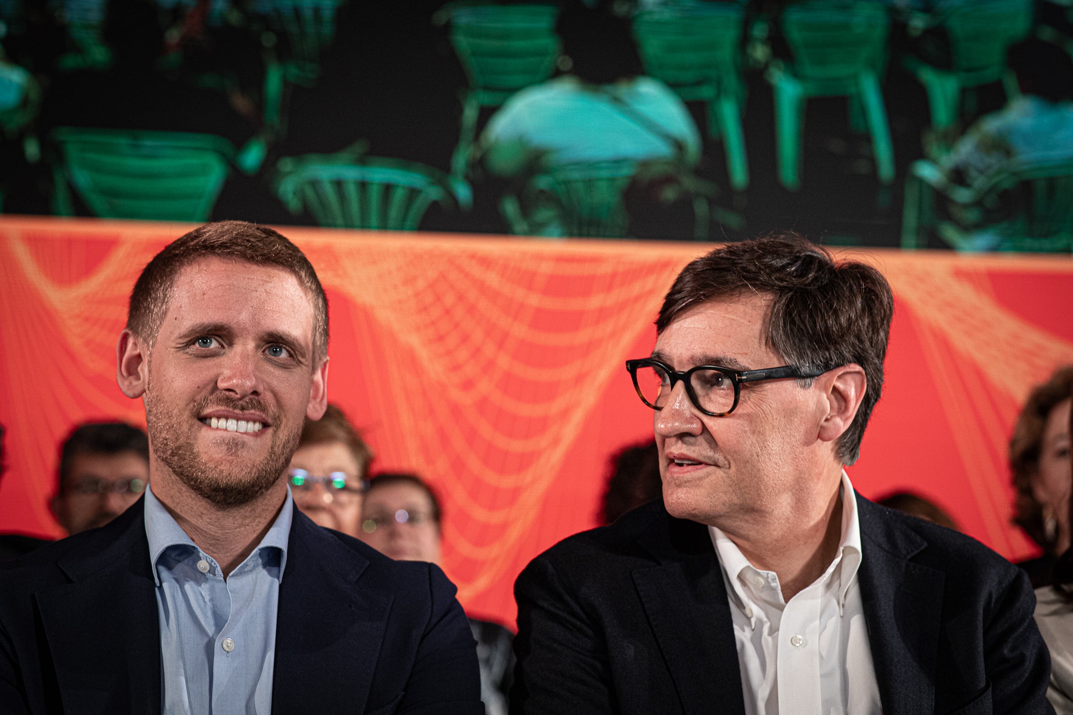 L'alcaldable socialista per Terrassa, Javi García, al costat del president de la Generalitat, Salvador Illa, durant el consell nacional del PSC al Recinte Firal de la ciutat | Javi González