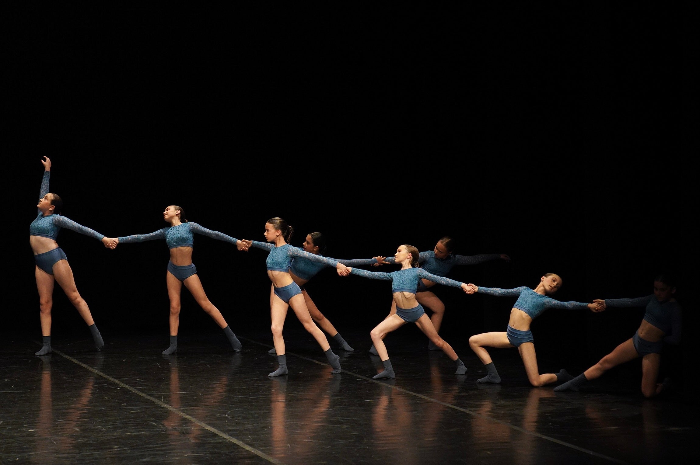  Aquest passat cap de setmana, dies 5 i 6 de juny, Ars Estudi de Dansa de Terrassa va assistir a l’última competició de la temporada. L'entitat terrassenca va aconseguir fins a quatre podis, així com el passi a la gran final nacional amb totes les coreografies. I, a més, Ars Estudi també podrà ser al festival internacional de dansa de Brasil gràcies a una beca aconseguida. En aquesta darrera competició, primera posició per a les coreografies de Zero to Hero, Rhythm of the Night i You Broke me First, mentre que Home es va endur el tercer premi.