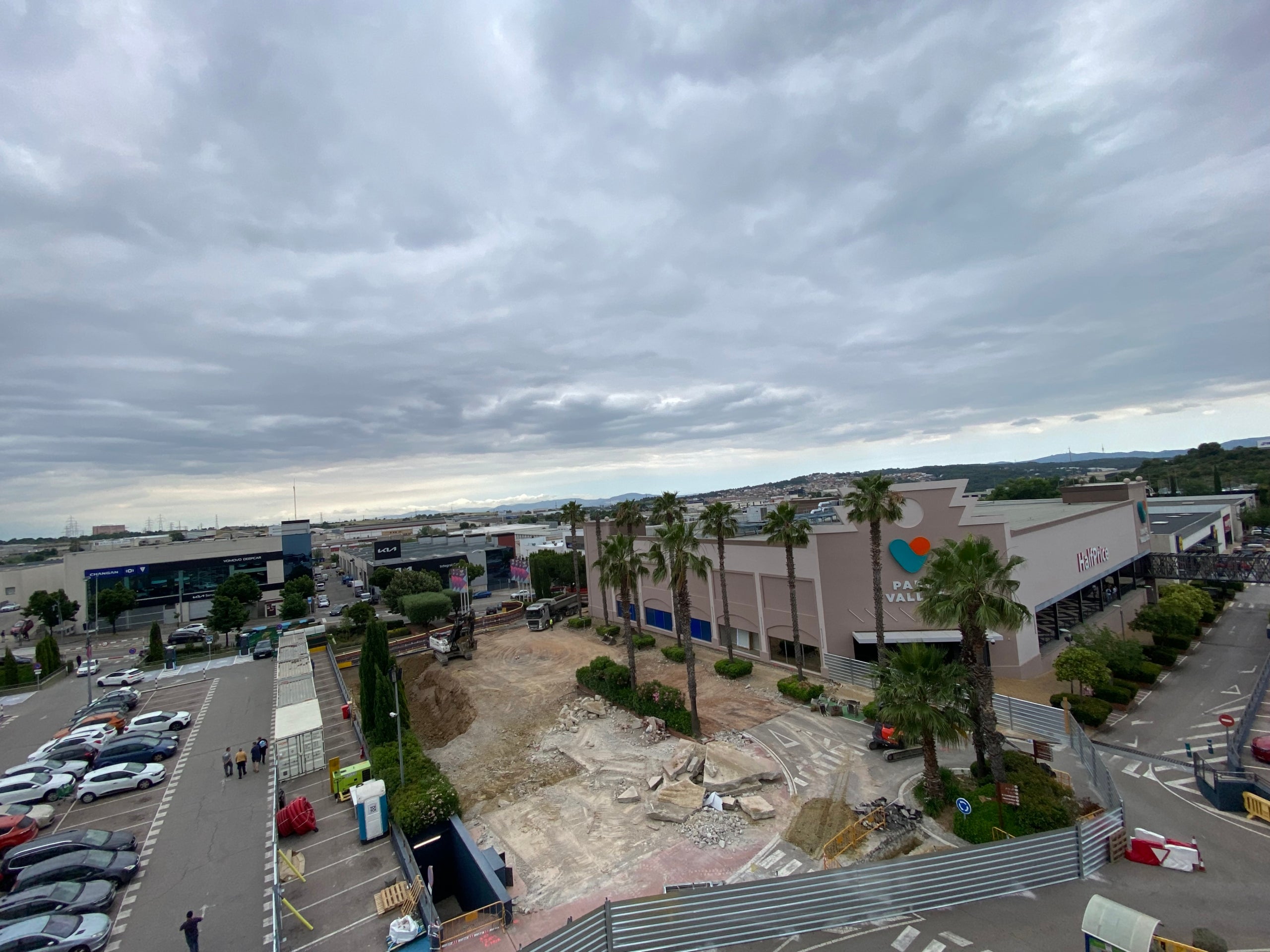 Inici de les obres del futur edifici comercial | Parc Vallès