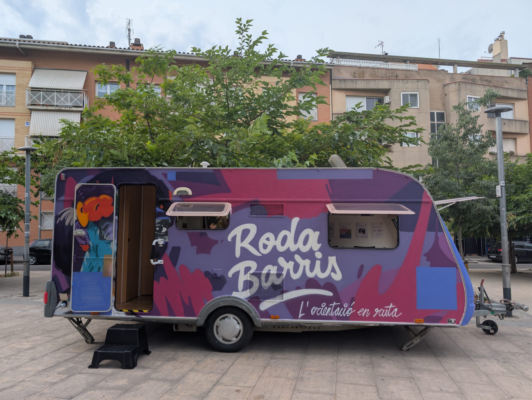 La caravana 'Roda Barris' apropa la inserció laboral als barris de Terrassa | Ajuntament de Terrassa
