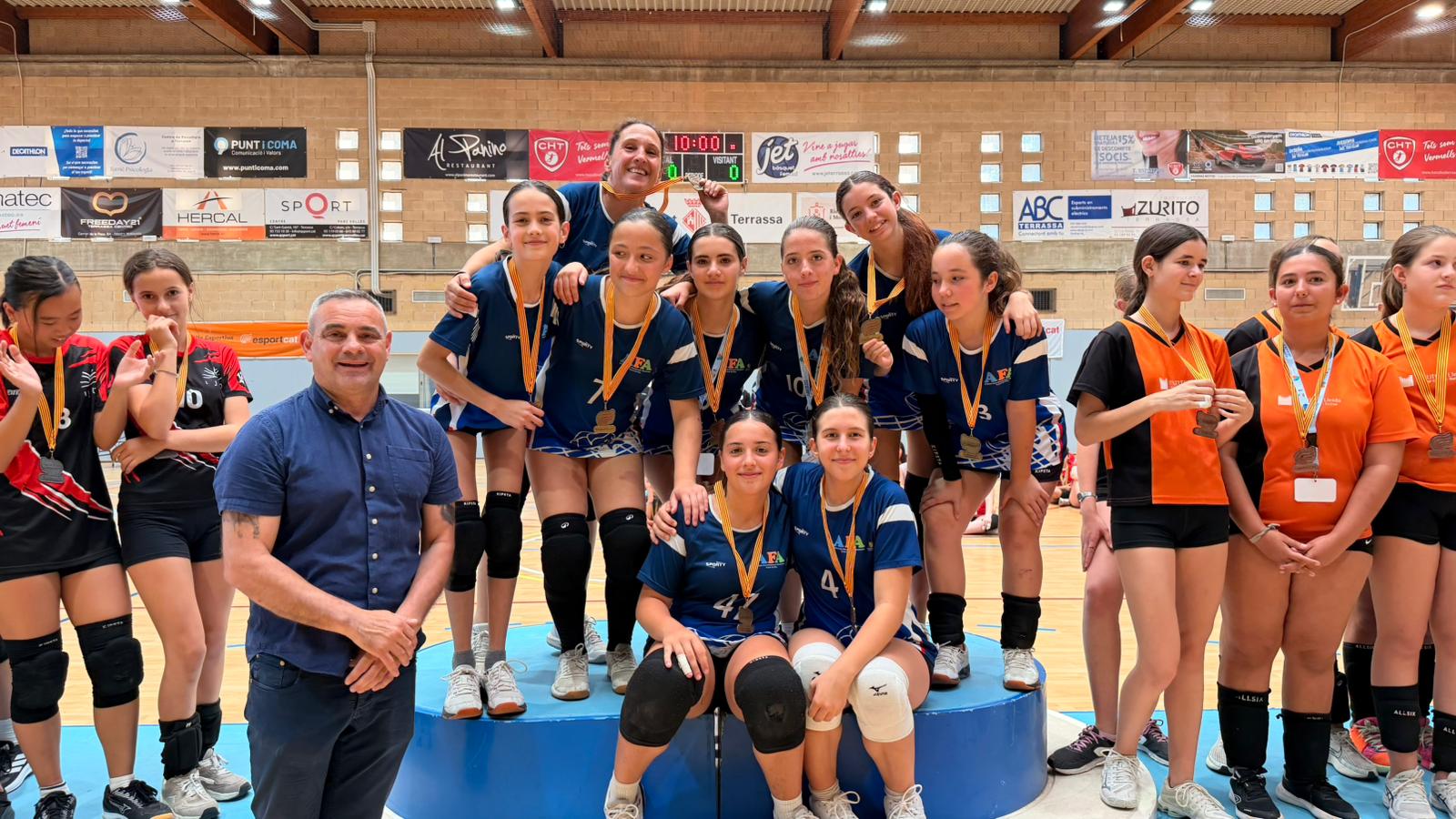 Dissabte 6 de juny va tenir lloc la Final Nacional de Voleibol Infantil Femení a les instal·lacions de Can Jofresa. L’esdeveniment va comptar amb la participació dels millors equips dels vuit Consells Esportius d’arreu de la comarca. La classificació final va ser: 1. Ins Domènech i Montaner. Consell Esportiu Maresme 2. Ins. Jaume Balmes. Consell de Barcelona 3. Col. Claver i Raimat. Consell Esportiu del Segrià 4. L'eramprunyà. Consell Esportiu del Baix Llobregat 5. CH Bordils. Consell Esportiu Gironès 6. Salesians. Consell Esportiu Vallès Occidental Sabadell 7. CV Batea. Consell Esportiu de la Terra Alta 8. CV Sant Pere i Sant Pau. Consell Esportiu del Tarragonès