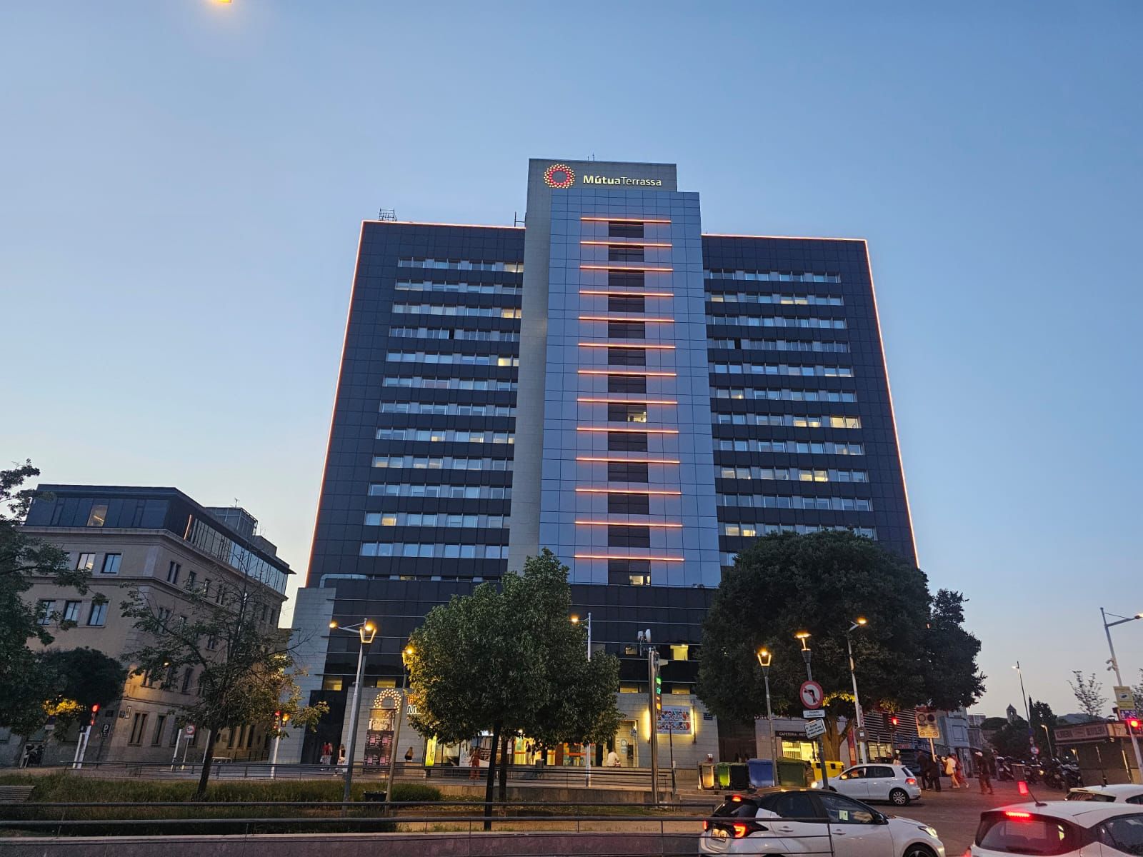 Noves façanes de l'Hospital Universitari MútuaTerrassa | Jordi Canyameres. Via MútuaTerrassa