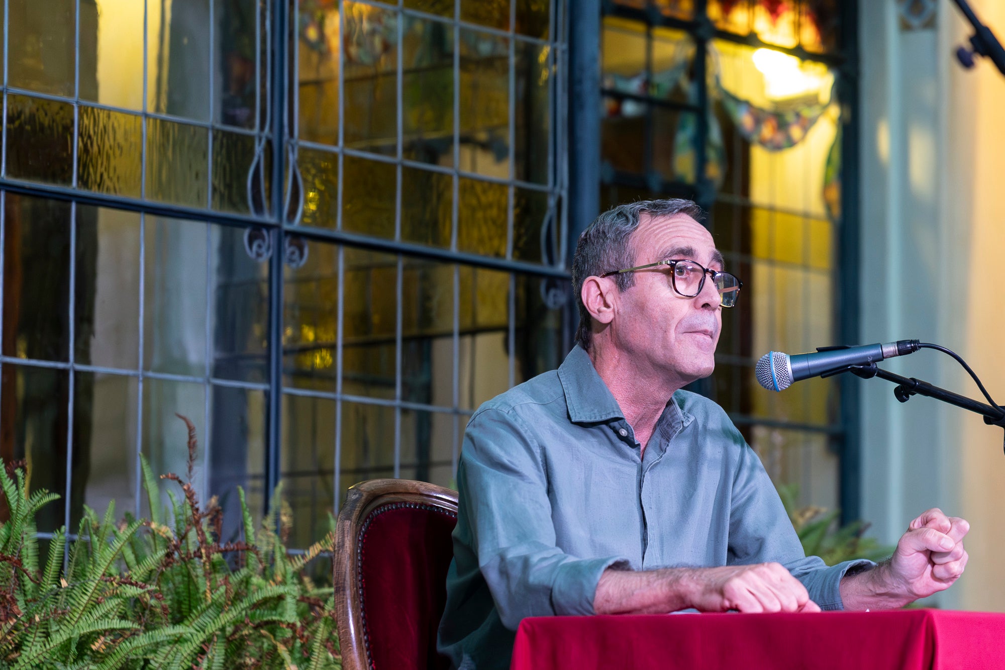 Terrassa va acollir ahir divendres, 3 de juliol, la Nit de la Poesia als Jardins de la Casa Alegre de Sagrera, un dels esdeveniments culturals més destacats de la programació Festa Major de Terrassa. Enguany, la jornada va tractar d'un recital basat en les traduccions de Stefan Zweig i Joan Vinyoli i va comptar amb les interpretacions de Rosa Cadafalch, Marissa Josa i Joan Grimalt al piano | Mireia Comas