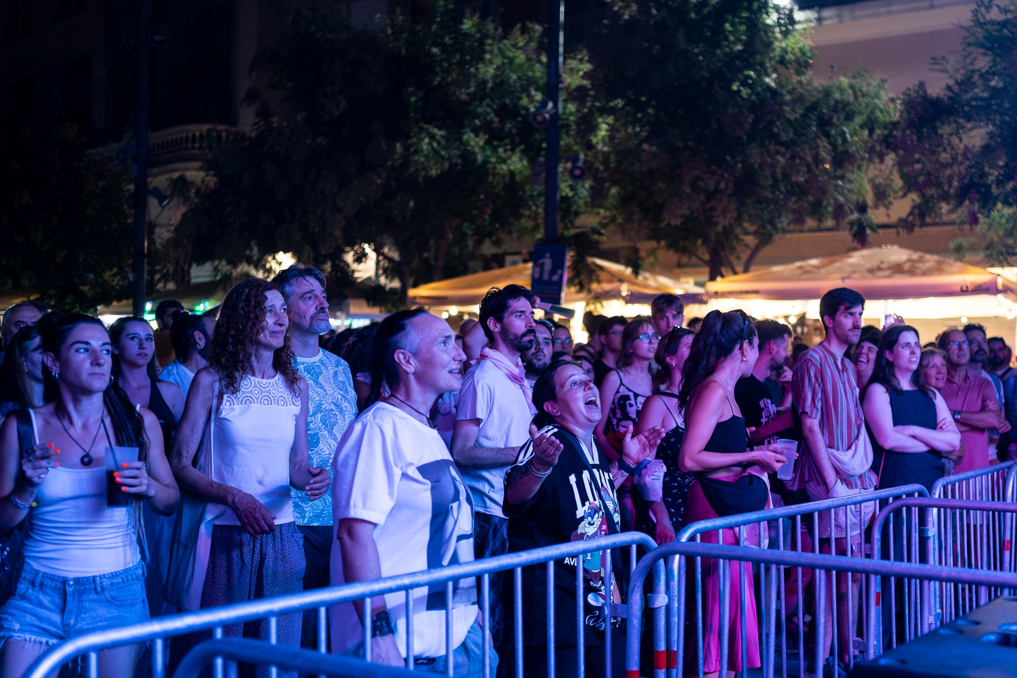 La Balkan Paradise Orchestra van ser unes de les encarregades d'obrir el programa de concerts de la Festa Major de Terrassa, fent ballar a tota la Plaça Vella. Aquesta actuació de la banda barcelonina va formar part de la gira Game Sessions Tour que estan realitzant aquest 2026 | Mireia Comas