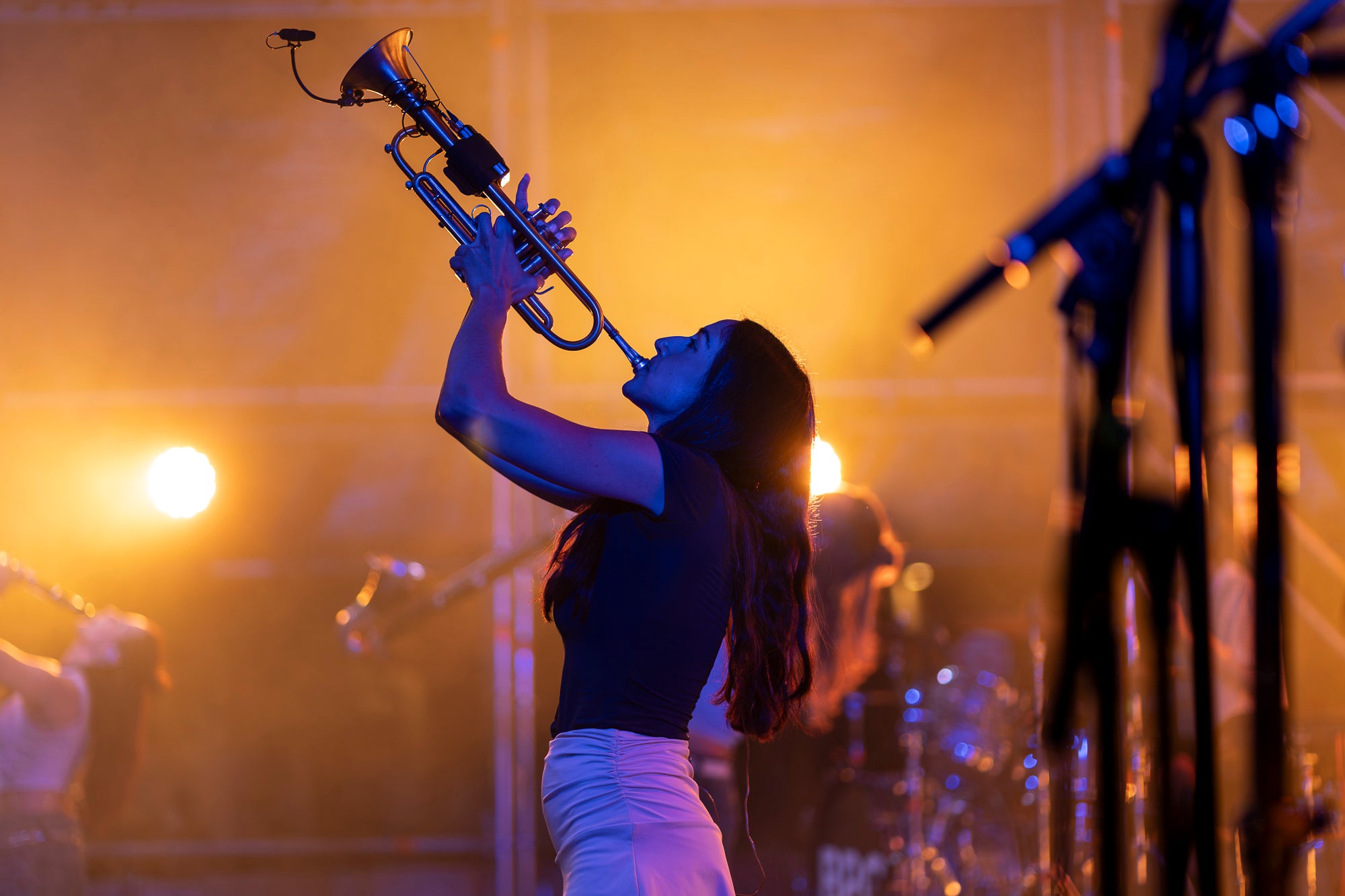 La Balkan Paradise Orchestra van ser unes de les encarregades d'obrir el programa de concerts de la Festa Major de Terrassa, fent ballar a tota la Plaça Vella. Aquesta actuació de la banda barcelonina va formar part de la gira Game Sessions Tour que estan realitzant aquest 2026 | Mireia Comas