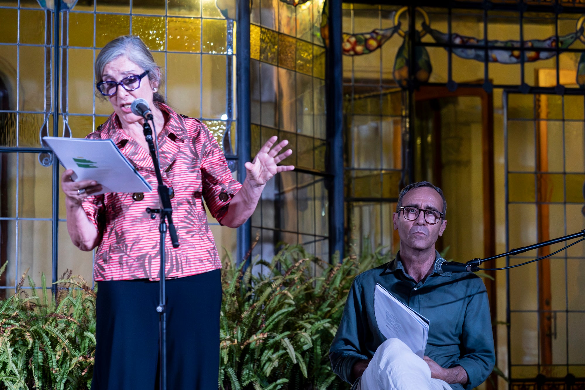 Terrassa va acollir ahir divendres, 3 de juliol, la Nit de la Poesia als Jardins de la Casa Alegre de Sagrera, un dels esdeveniments culturals més destacats de la programació Festa Major de Terrassa. Enguany, la jornada va tractar d'un recital basat en les traduccions de Stefan Zweig i Joan Vinyoli i va comptar amb les interpretacions de Rosa Cadafalch, Marissa Josa i Joan Grimalt al piano | Mireia Comas