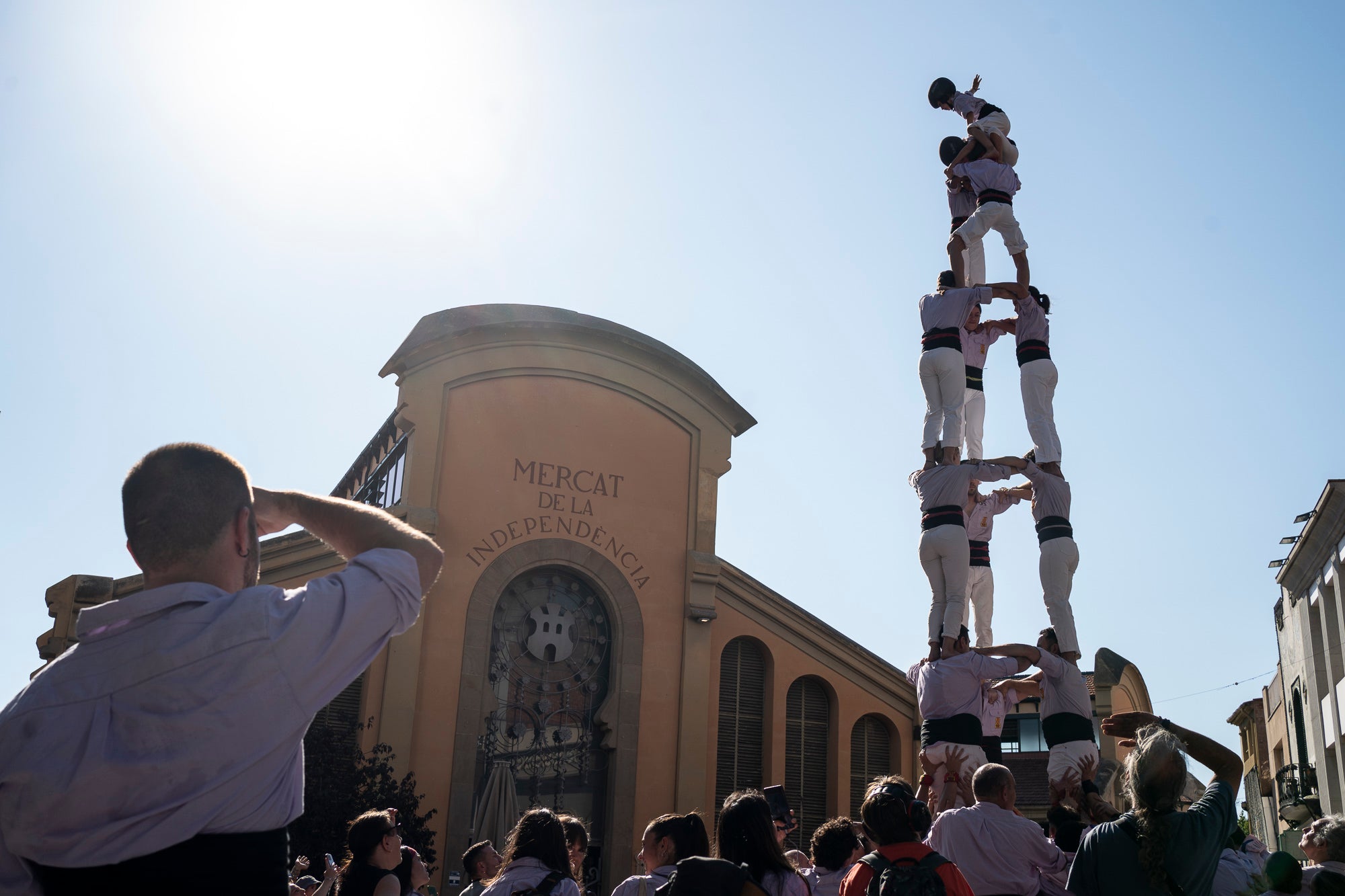 Els carrers de Terrassa han tornat a acollir la Cercavila de Festa Major, la mostra de cultura popular i tradicional catalana de la ciutat. Enguany, l'acte ha comptat amb la presència de totes les colles protocol·làries; el Drac de Terrassa, els Geganters de Terrassa, Nans i Capgrossos de Terrassa, l'Esbart Egarenc, els Bastoners de Terrassa, els Minyons de Terrassa, els Castellers de Terrassa, els Diables de Terrassa i l'Àliga de Terrassa. A més, també actuat les colles sardanistes de la ciutat, les colles geganteres, les colles de diables i les colles d'imatgeria de foc, entre d'altres entitats culturals | Mireia Comas