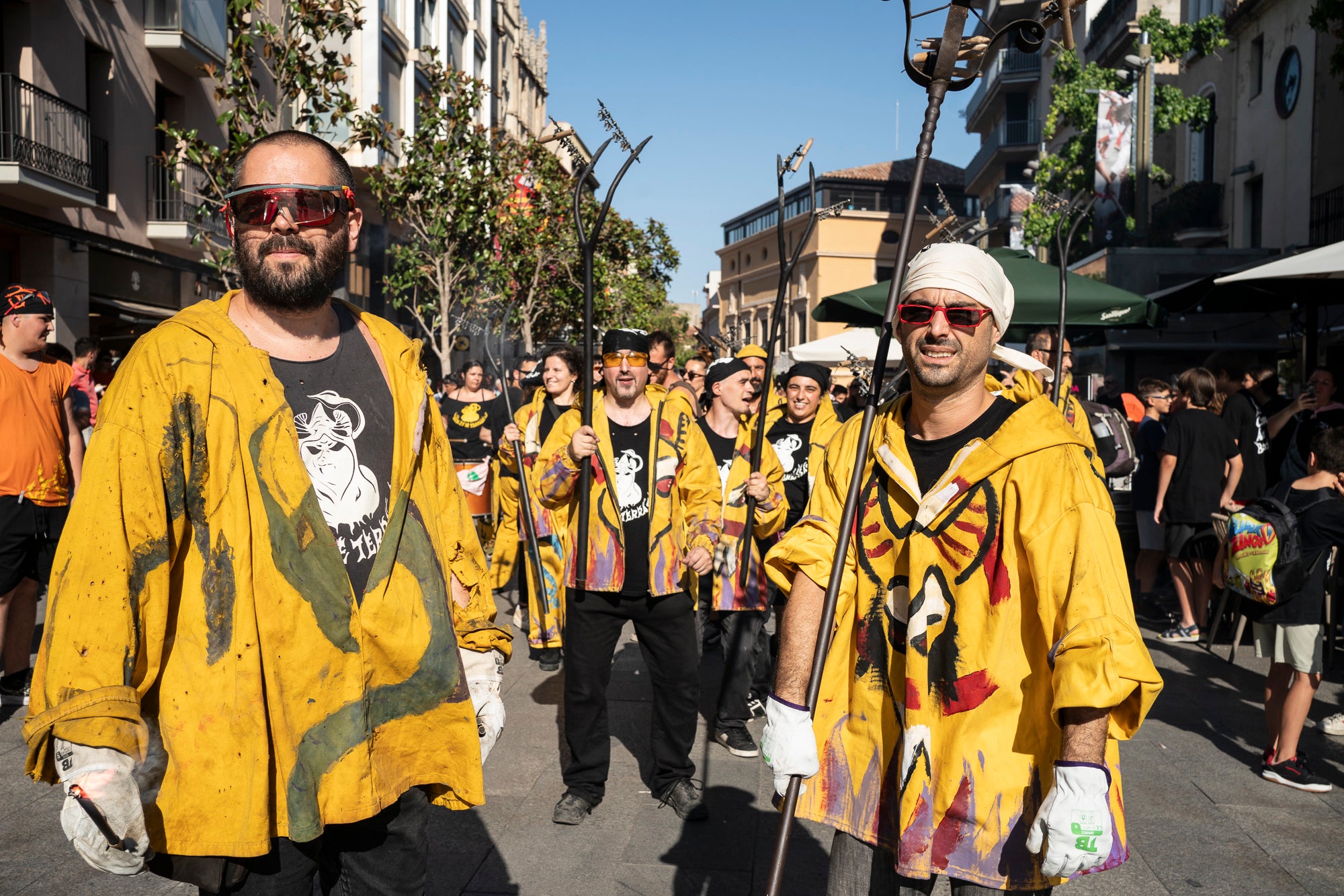 Els carrers de Terrassa han tornat a acollir la Cercavila de Festa Major, la mostra de cultura popular i tradicional catalana de la ciutat. Enguany, l'acte ha comptat amb la presència de totes les colles protocol·làries; el Drac de Terrassa, els Geganters de Terrassa, Nans i Capgrossos de Terrassa, l'Esbart Egarenc, els Bastoners de Terrassa, els Minyons de Terrassa, els Castellers de Terrassa, els Diables de Terrassa i l'Àliga de Terrassa. A més, també actuat les colles sardanistes de la ciutat, les colles geganteres, les colles de diables i les colles d'imatgeria de foc, entre d'altres entitats culturals | Mireia Comas